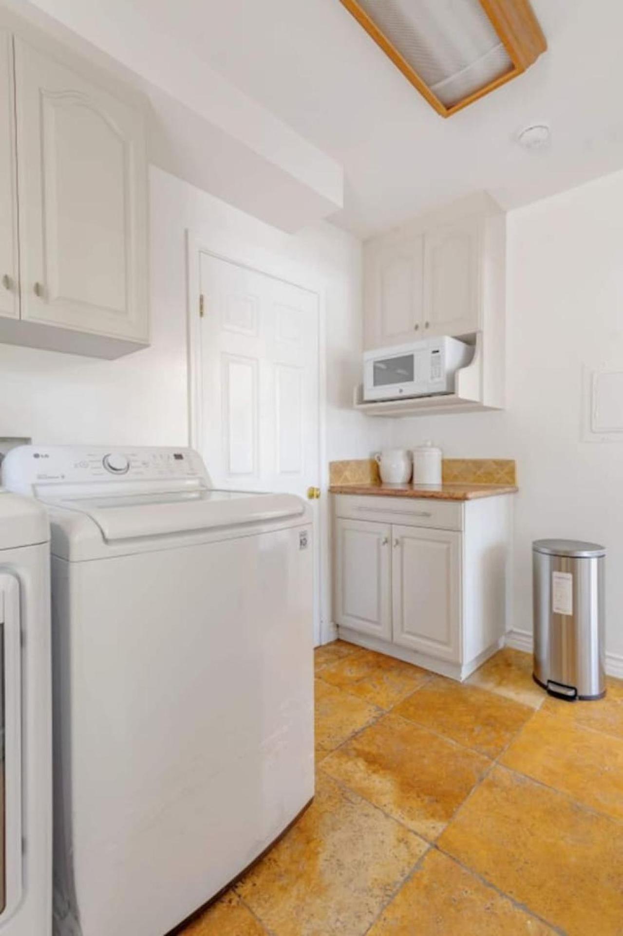 Holiday home 468a Massive 5 Bedroom With Beautiful Pool Los Angeles