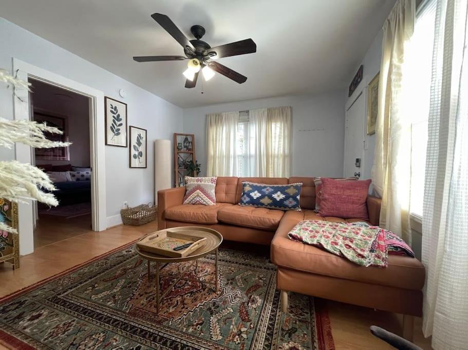 Amazing In La Apartment *