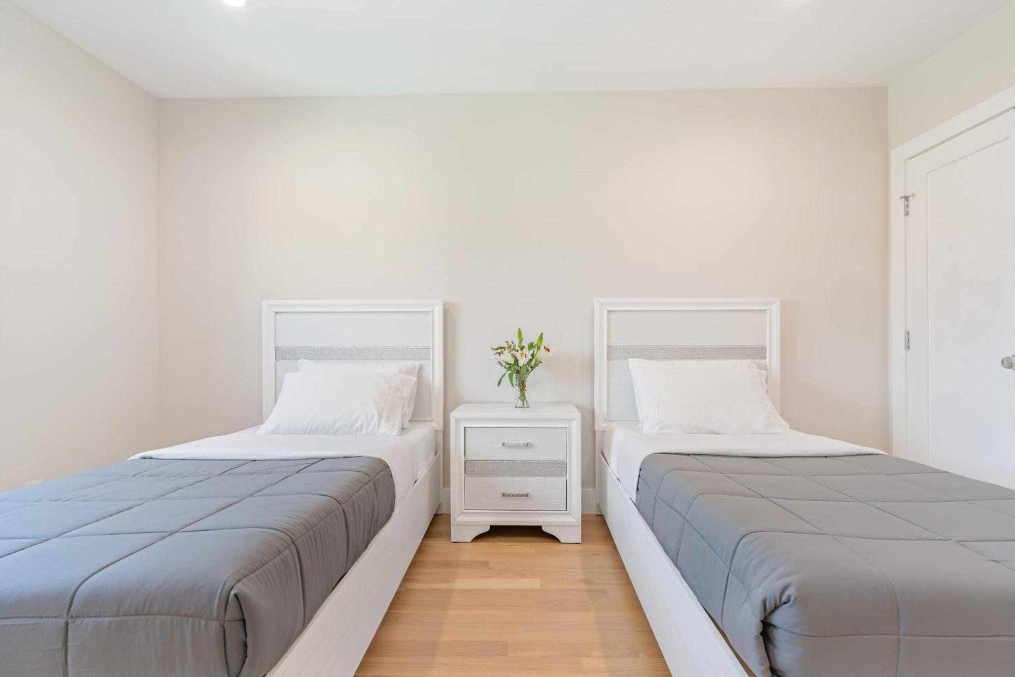 Ogden Oasis By Avantstay Pool Hot Tub Large Yard Steps To Melrose Avenue Holiday home Los Angeles