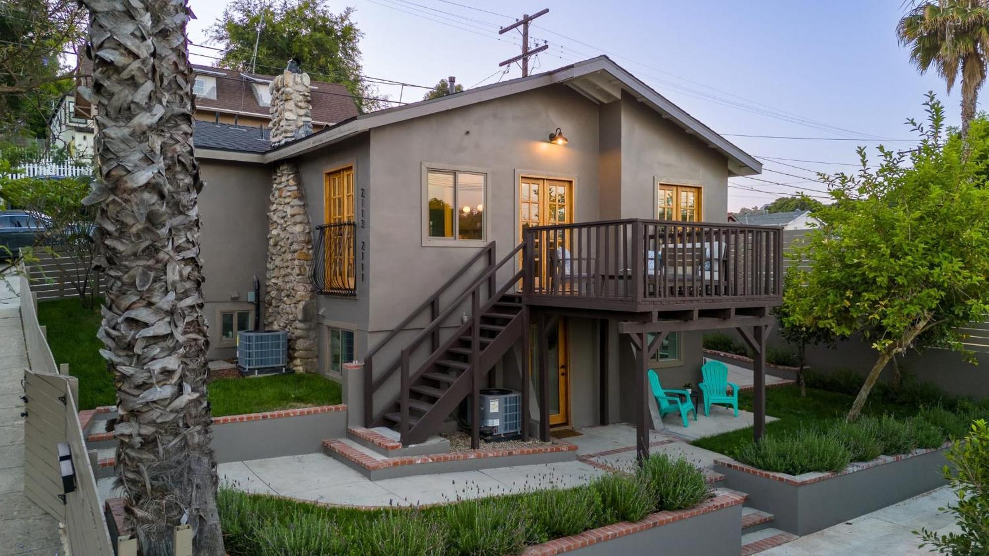 Holiday home 2111 Montana By Avantstay Heart Of Echo Park Patio W Outdoor Seating Los Angeles