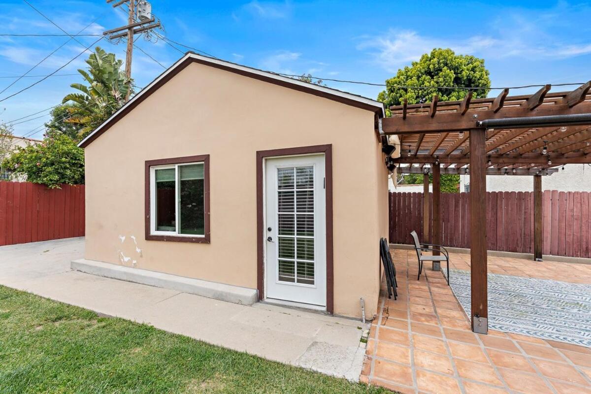 Private Guest Beverly Hills Adj Apartment