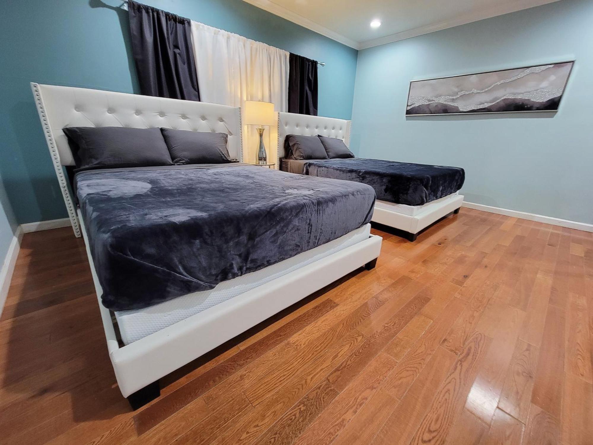 Apartment 3 Bedroom Guest First Floor Unit With Patio Area Right Next To The Mrc 10 Minutes From Rodeo Drive Washer Dryer Wifi And