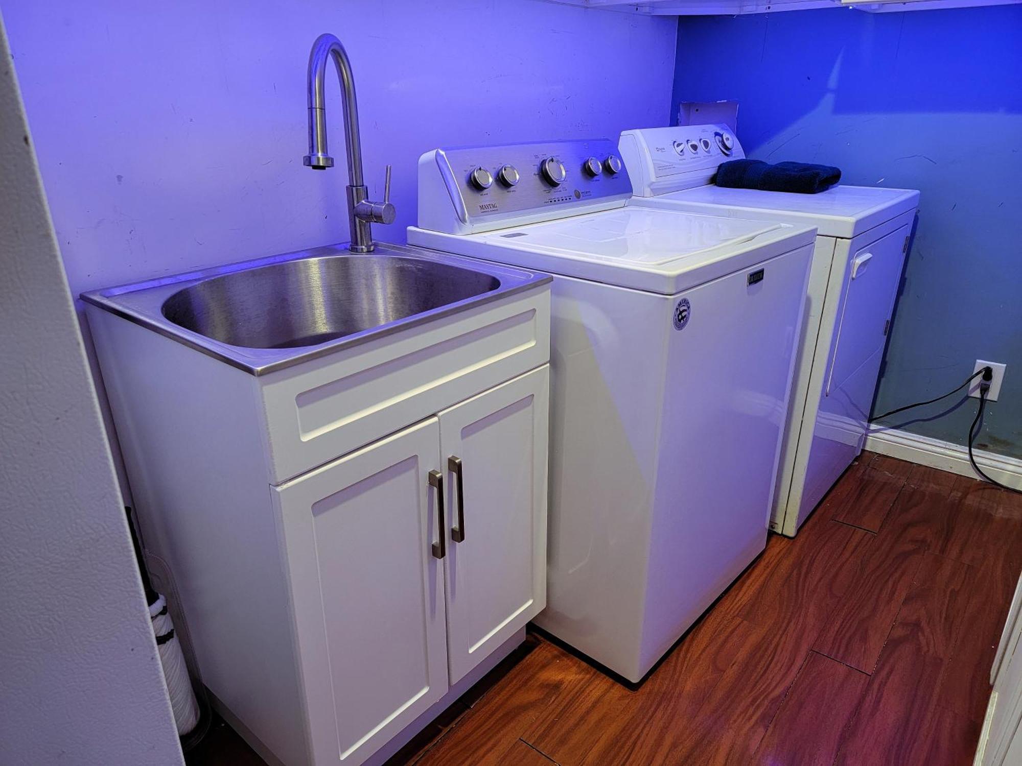 3 Bedroom Guest First Floor Unit With Patio Area Right Next To The Mrc 10 Minutes From Rodeo Drive Washer Dryer Wifi And Los Angeles