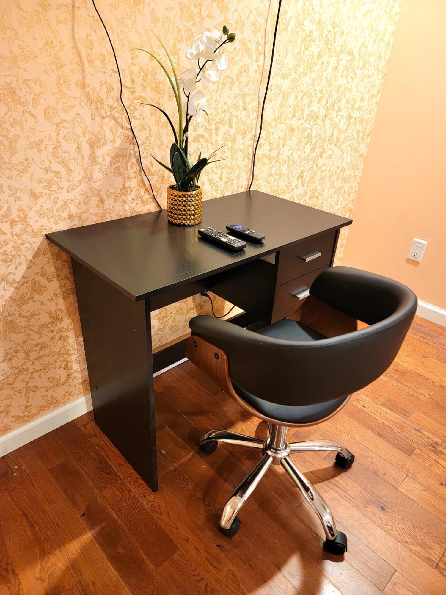 3 Bedroom Guest First Floor Unit With Patio Area Right Next To The Mrc 10 Minutes From Rodeo Drive Washer Dryer Wifi And Apartment *