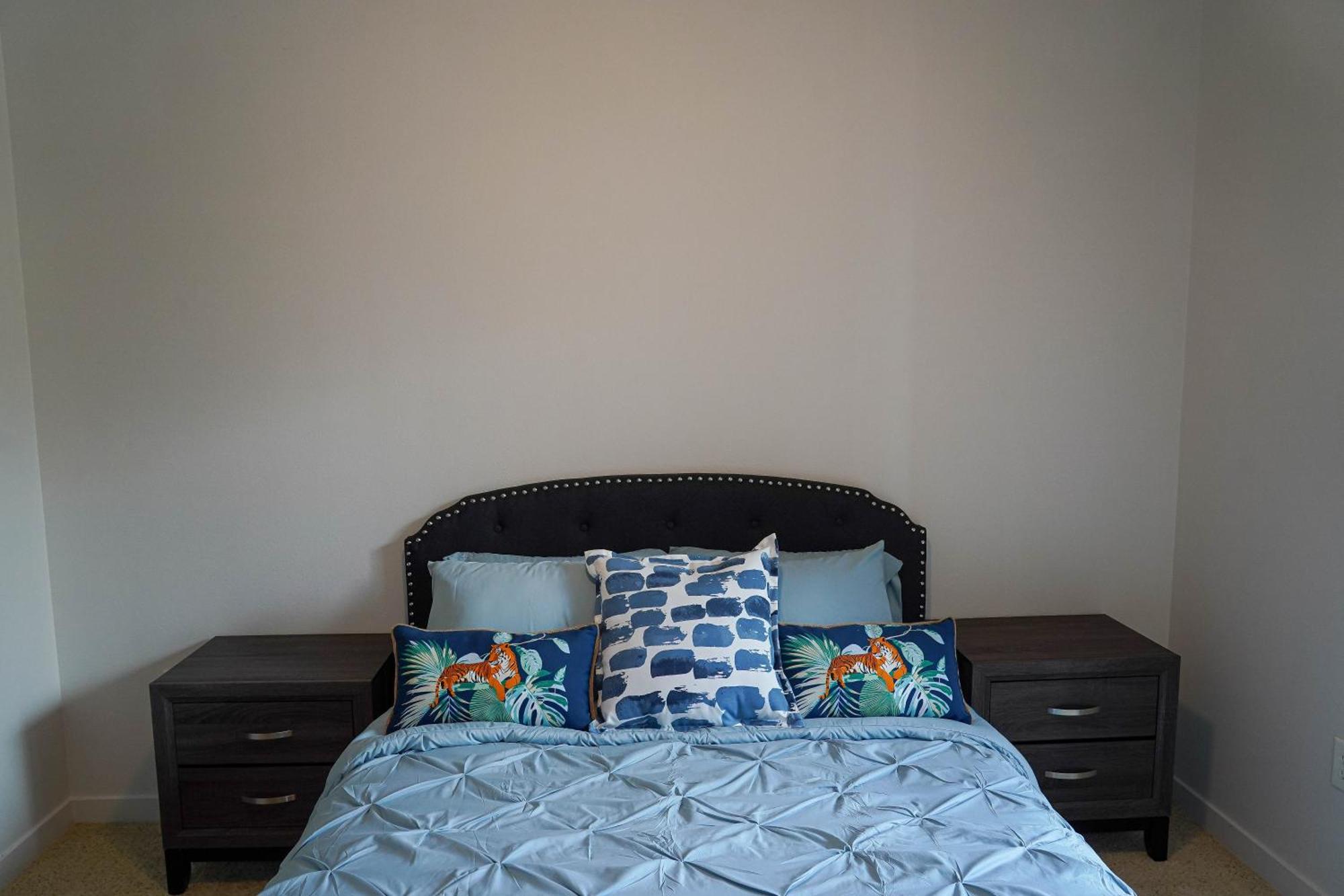 Lux 2 Bedroom In Woodland Hills * Los Angeles