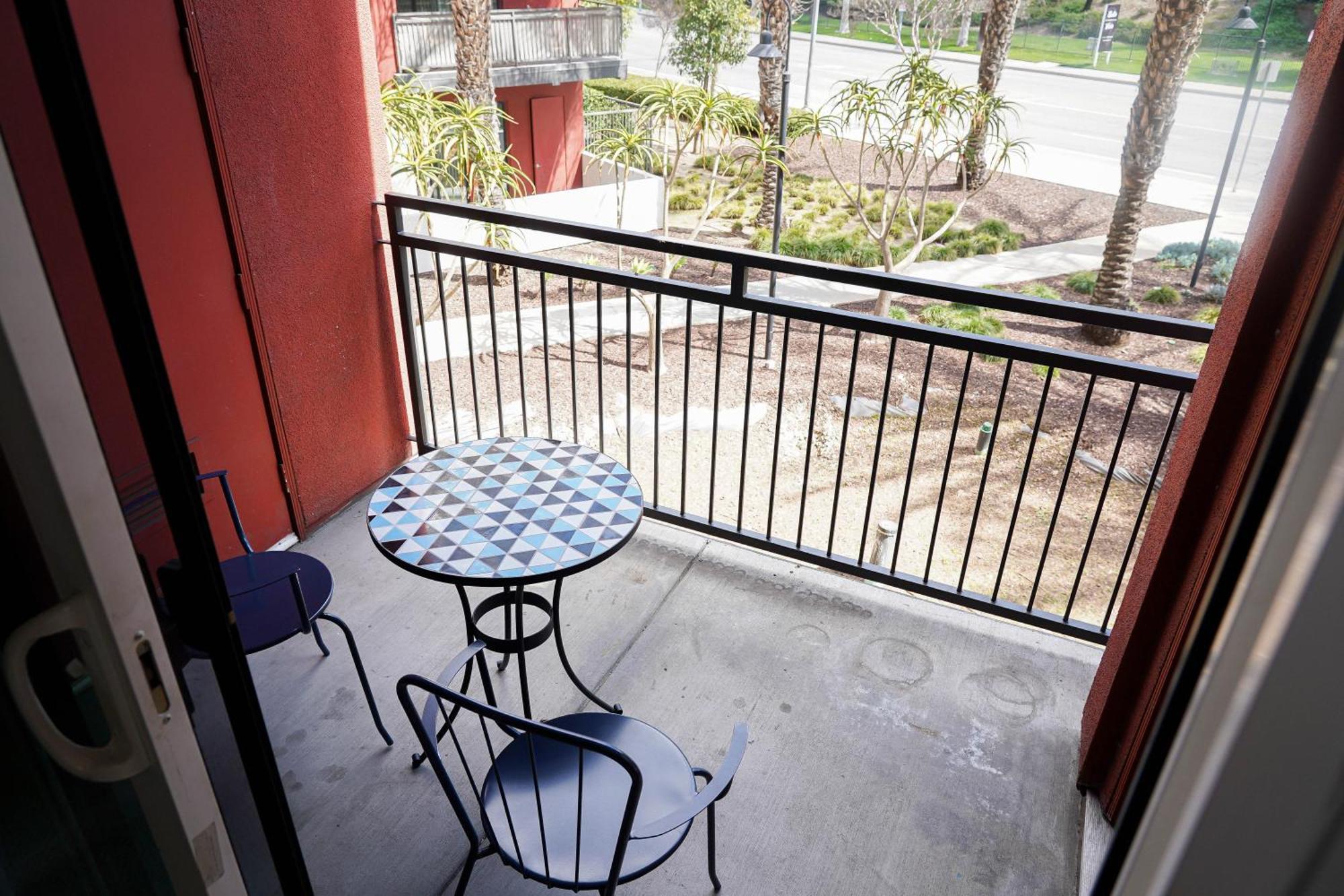 Lux 2 Bedroom In Woodland Hills Apartamento