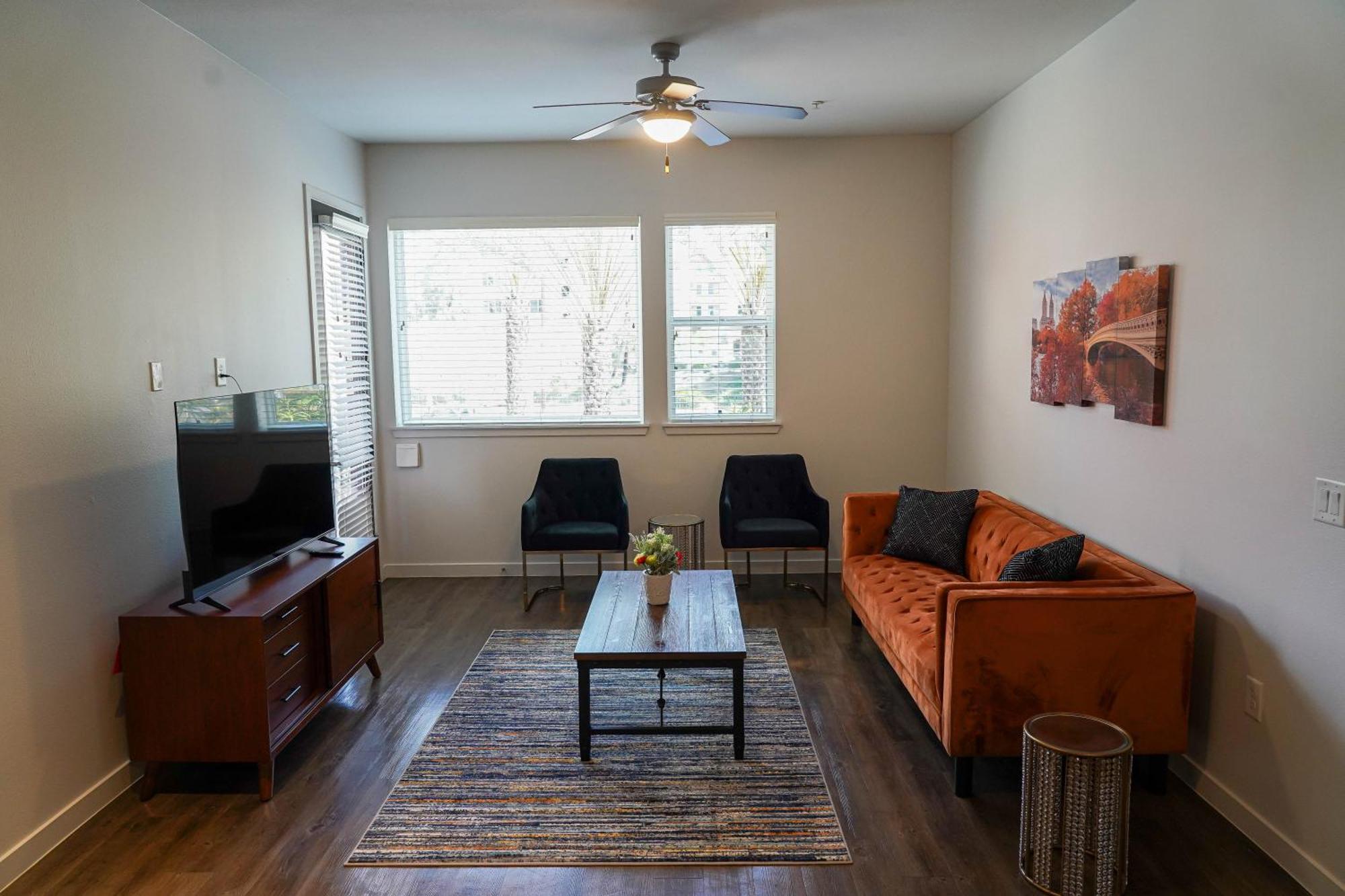 Lux 2 Bedroom In Woodland Hills Los Angeles