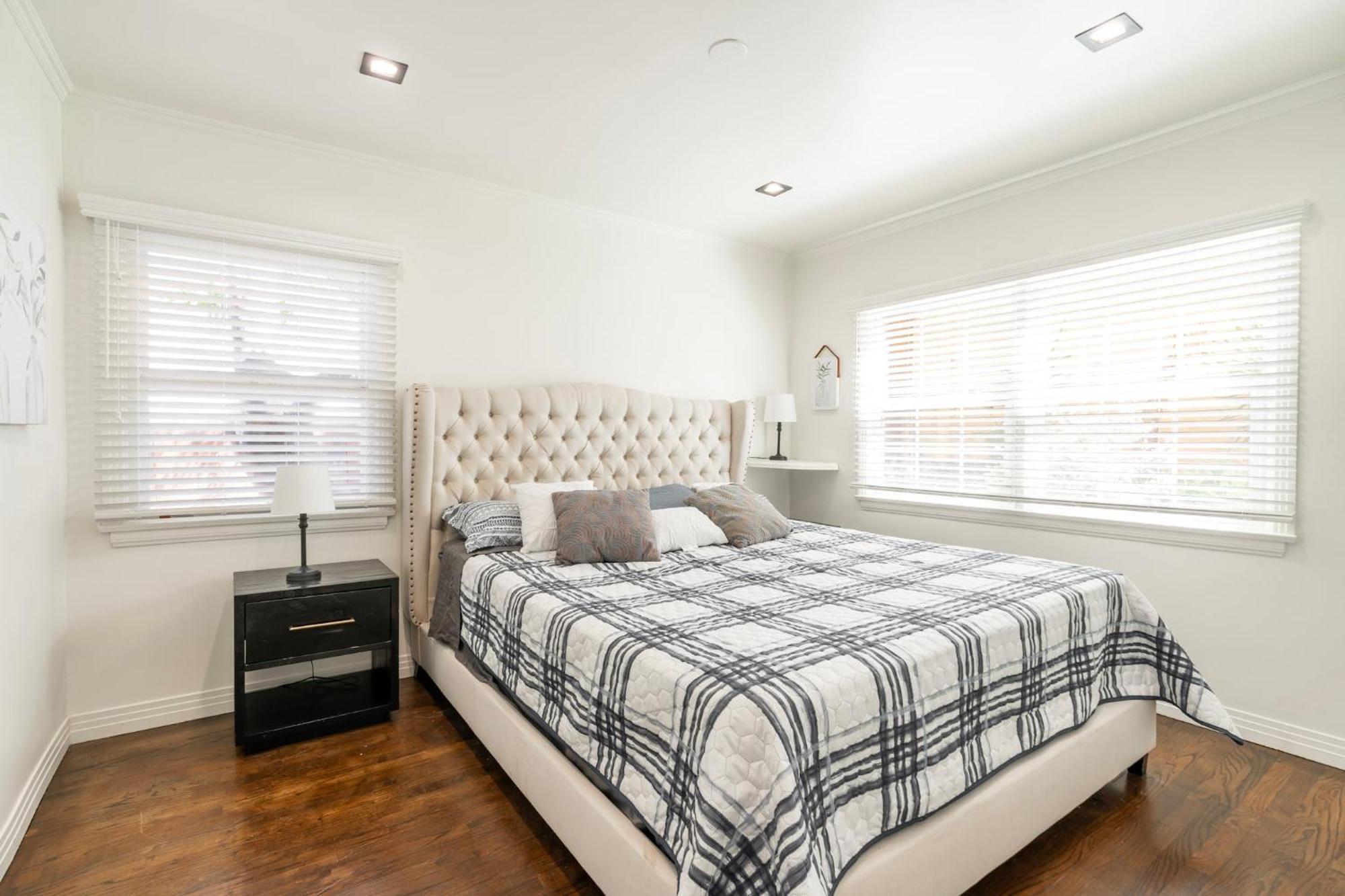 Cozy Near Universal Apartment *