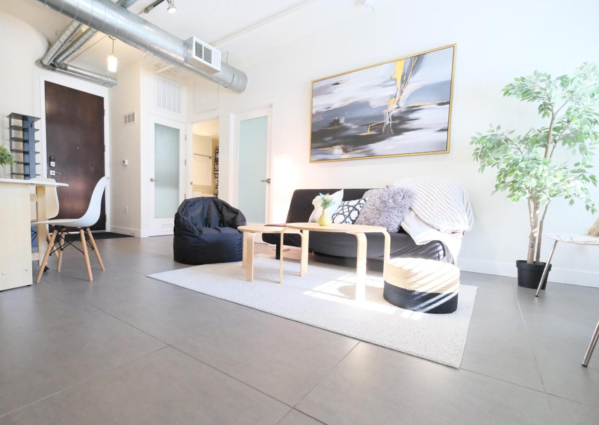 Cozy 2 Bedroom Retreat In Vibrant Dtla Awaits! *