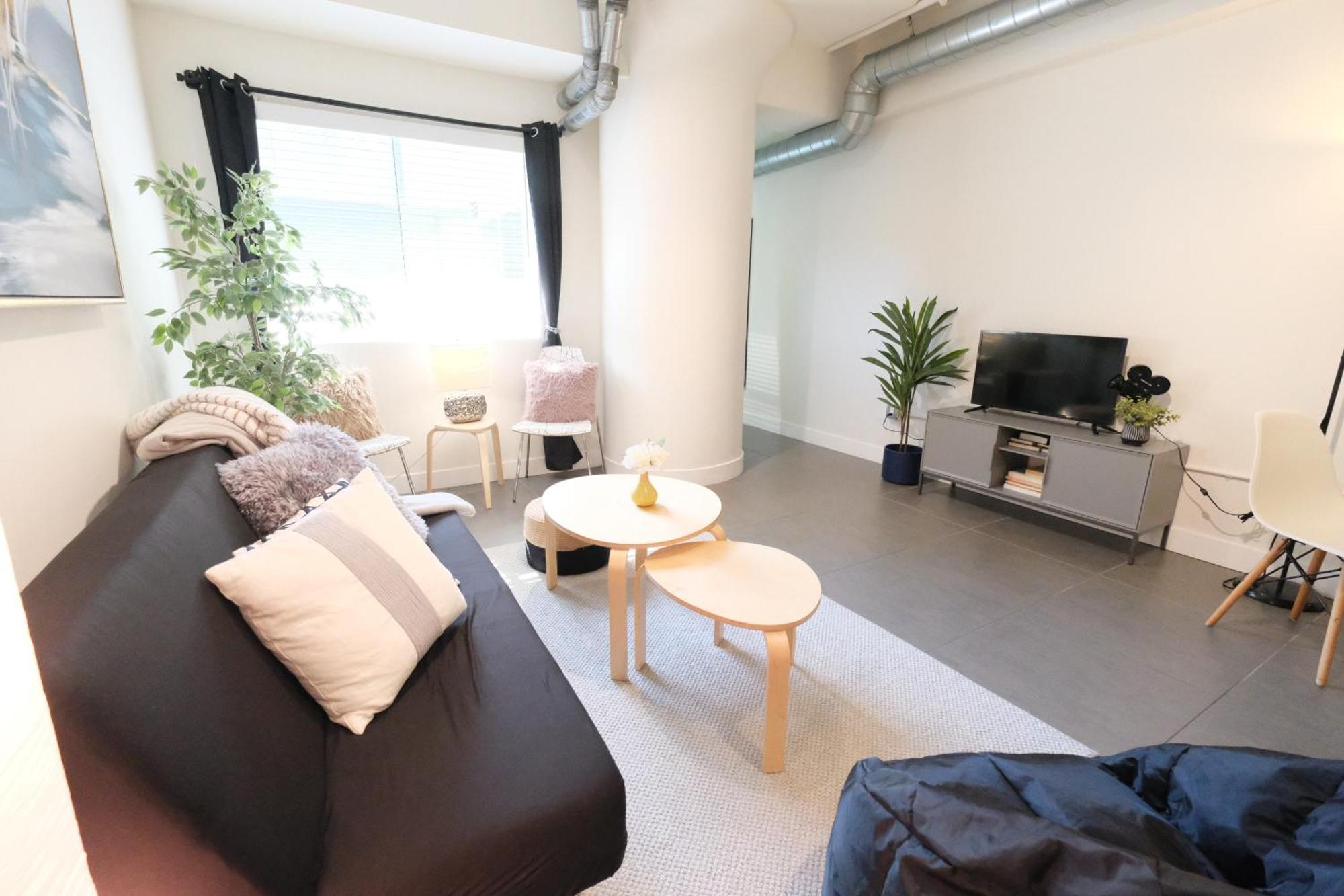Apartment Cozy 2 Bedroom Retreat In Vibrant Dtla Awaits! *