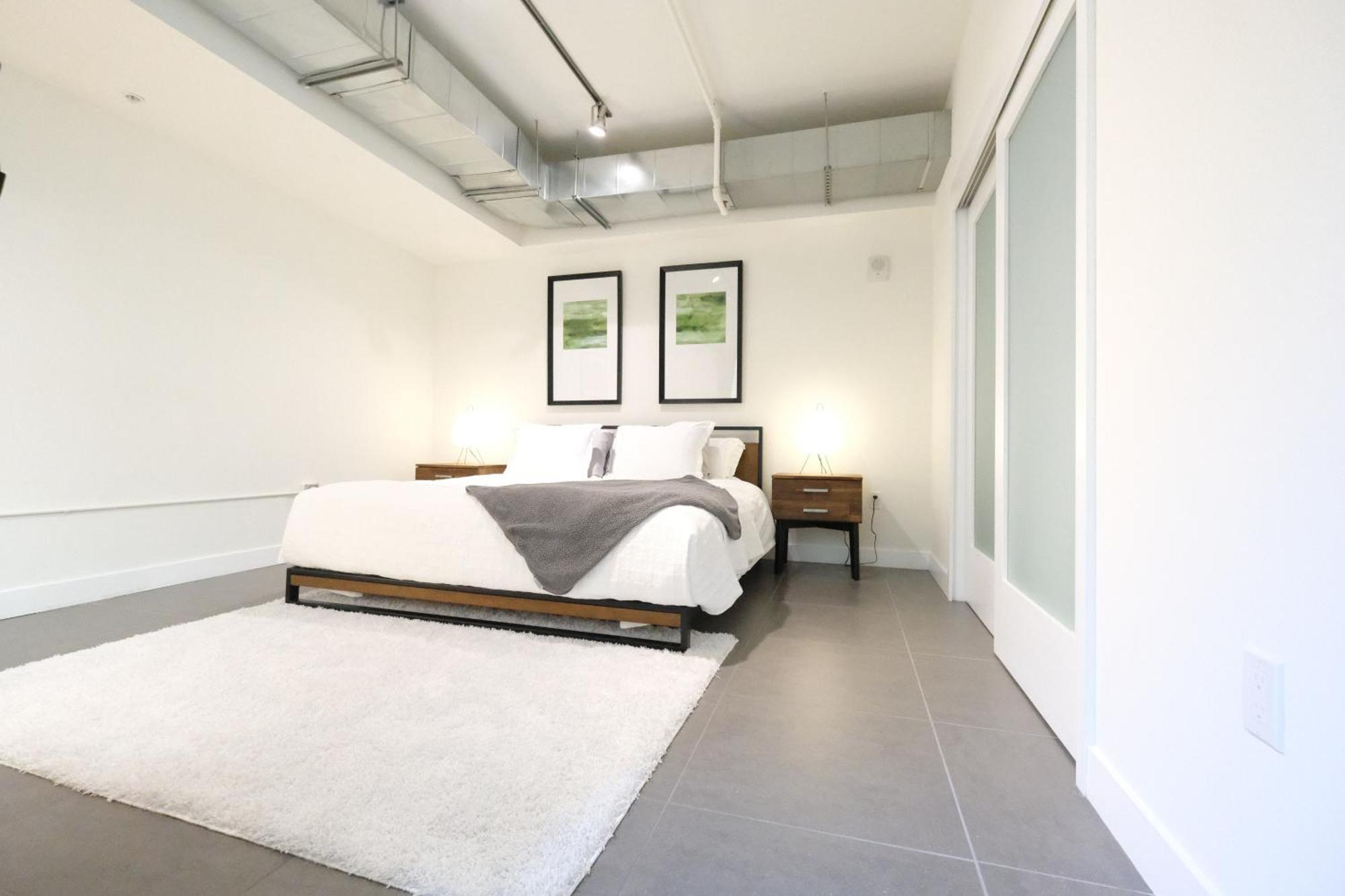 Cozy 2 Bedroom Retreat In Vibrant Dtla Awaits! *