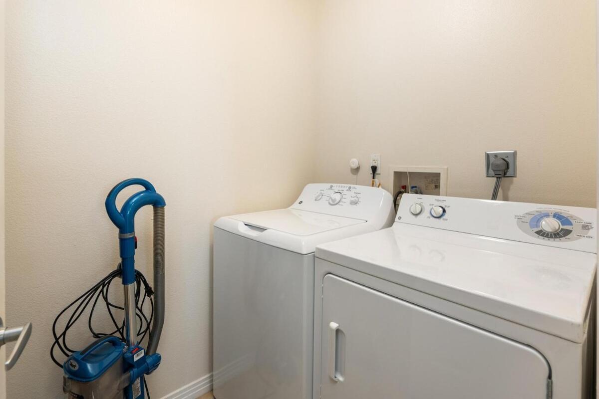 Smoky Quartz - Marina View Spacious 3br Near Yacht Club Apartment Los Angeles