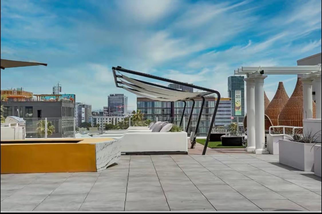 Apartment Heart Of Hollywood-walk Of Fame 1bd With View -free Parking, Balcony, Wifi, Rooftop, Gym, Upscale Amenities Los Angeles