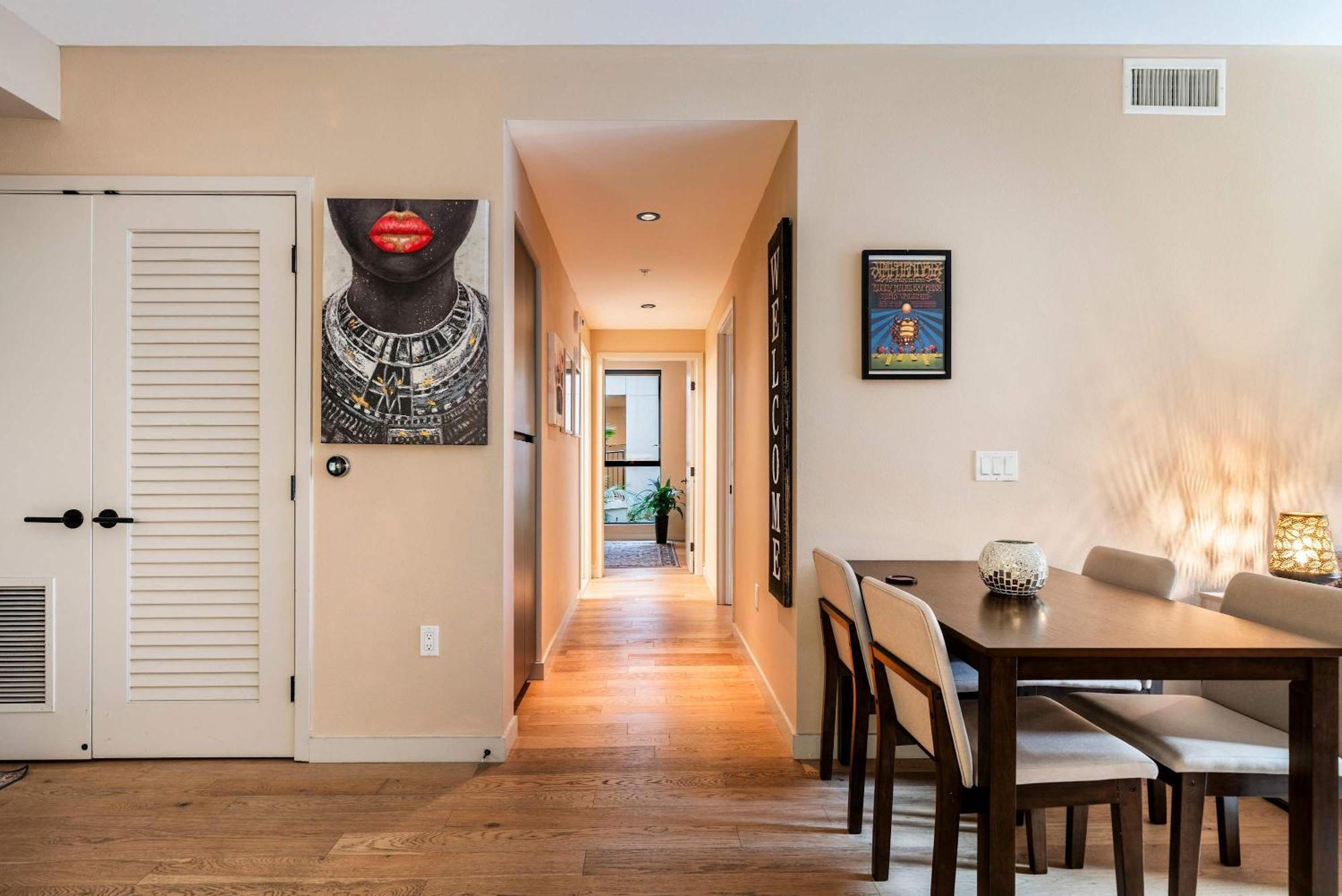 Apartment 2br Hollywood Walk Luxury