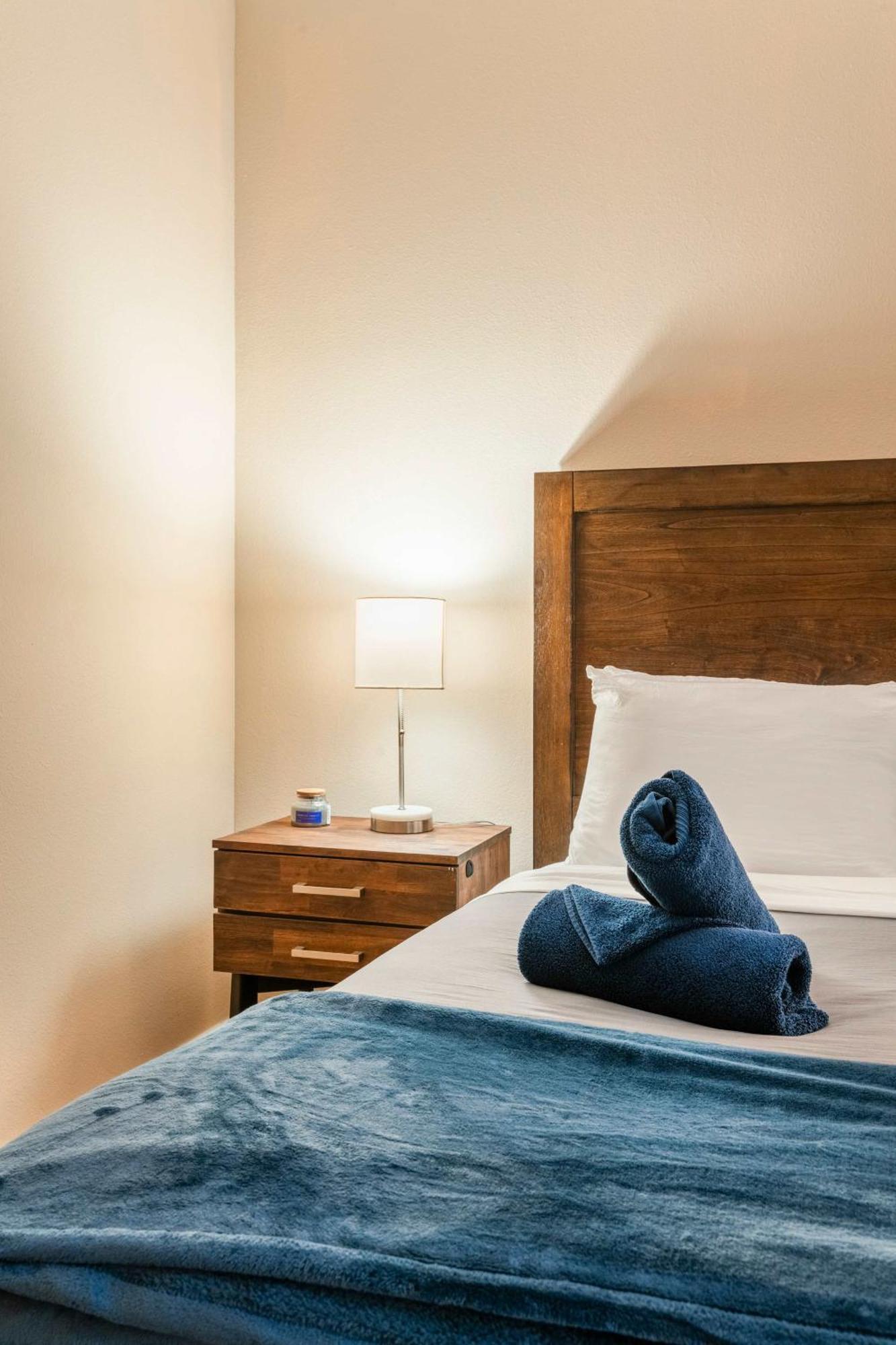 Apartment 2br Hollywood Walk Luxury Los Angeles