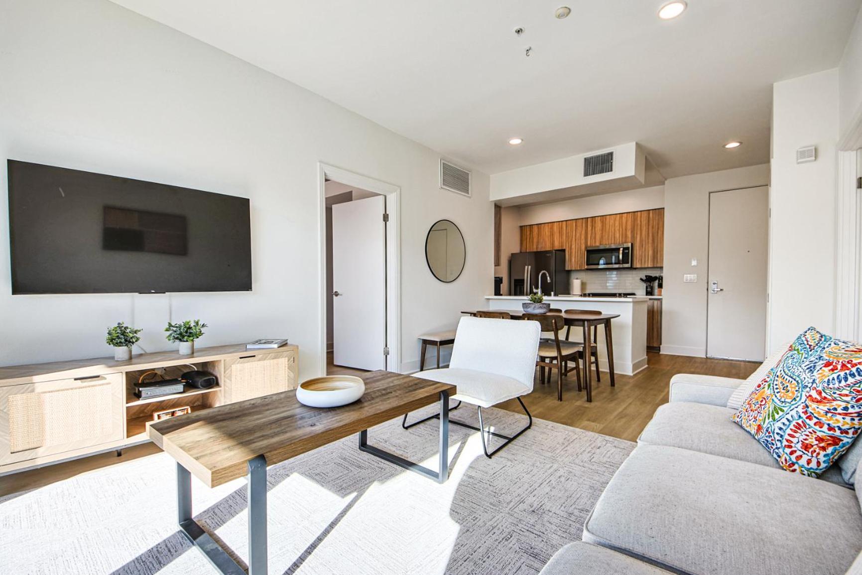Beachside 2bd 2ba, 12min Walk To Santa Monica Pier Los Angeles
