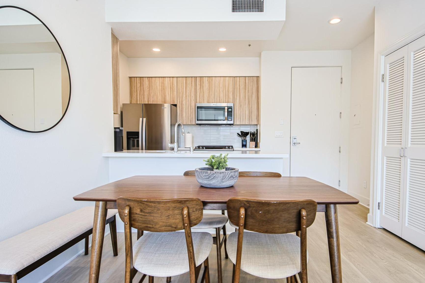 Beachside 2bd 2ba, 12min Walk To Santa Monica Pier Los Angeles
