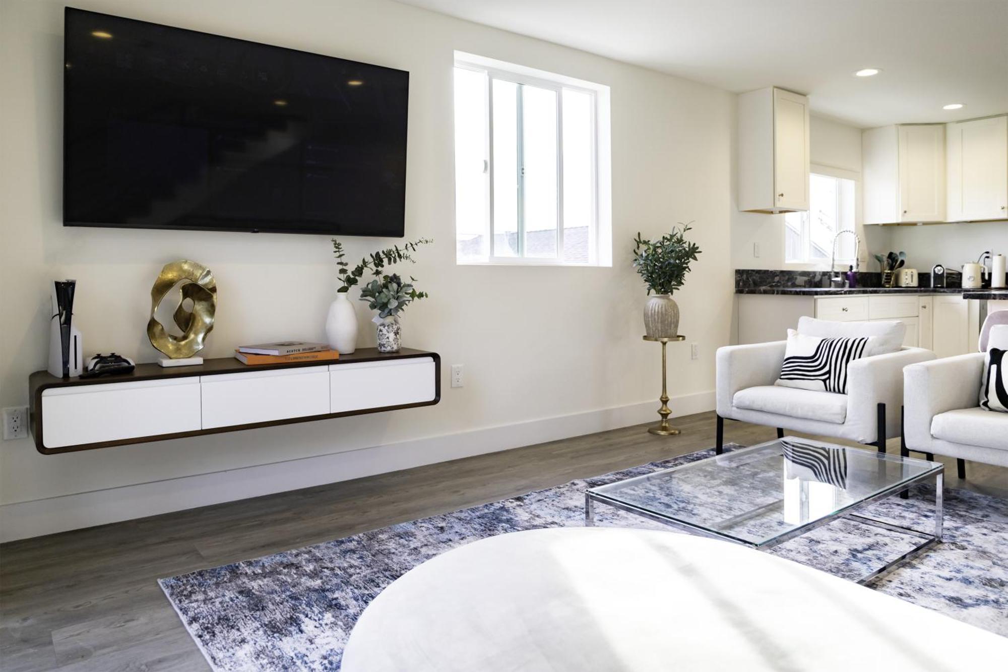 Luxurious 5-bedroom House 2 Free Parkings Apartment Los Angeles
