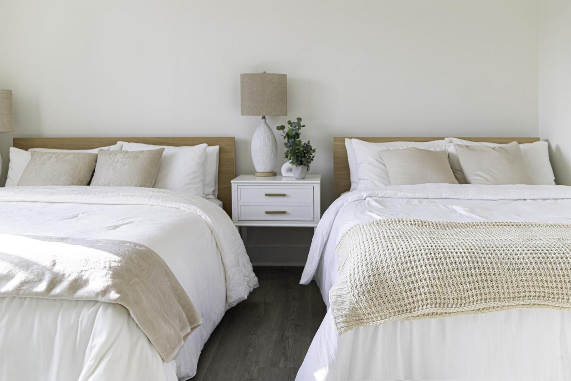 Luxurious 5-bedroom House 2 Free Parkings Apartment *