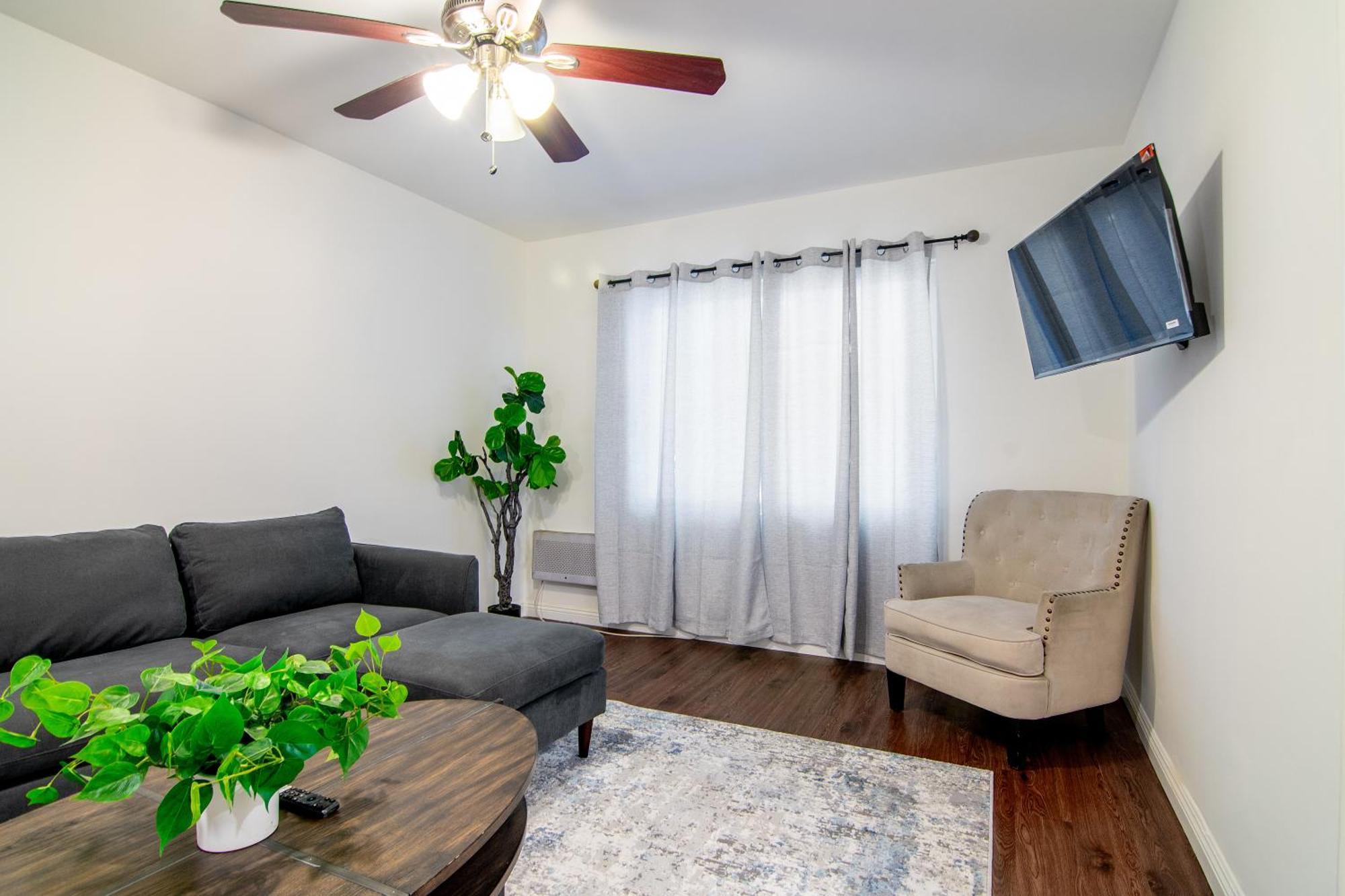 Charming 1-bedroom Near Beverly Hills & Pico Dining *