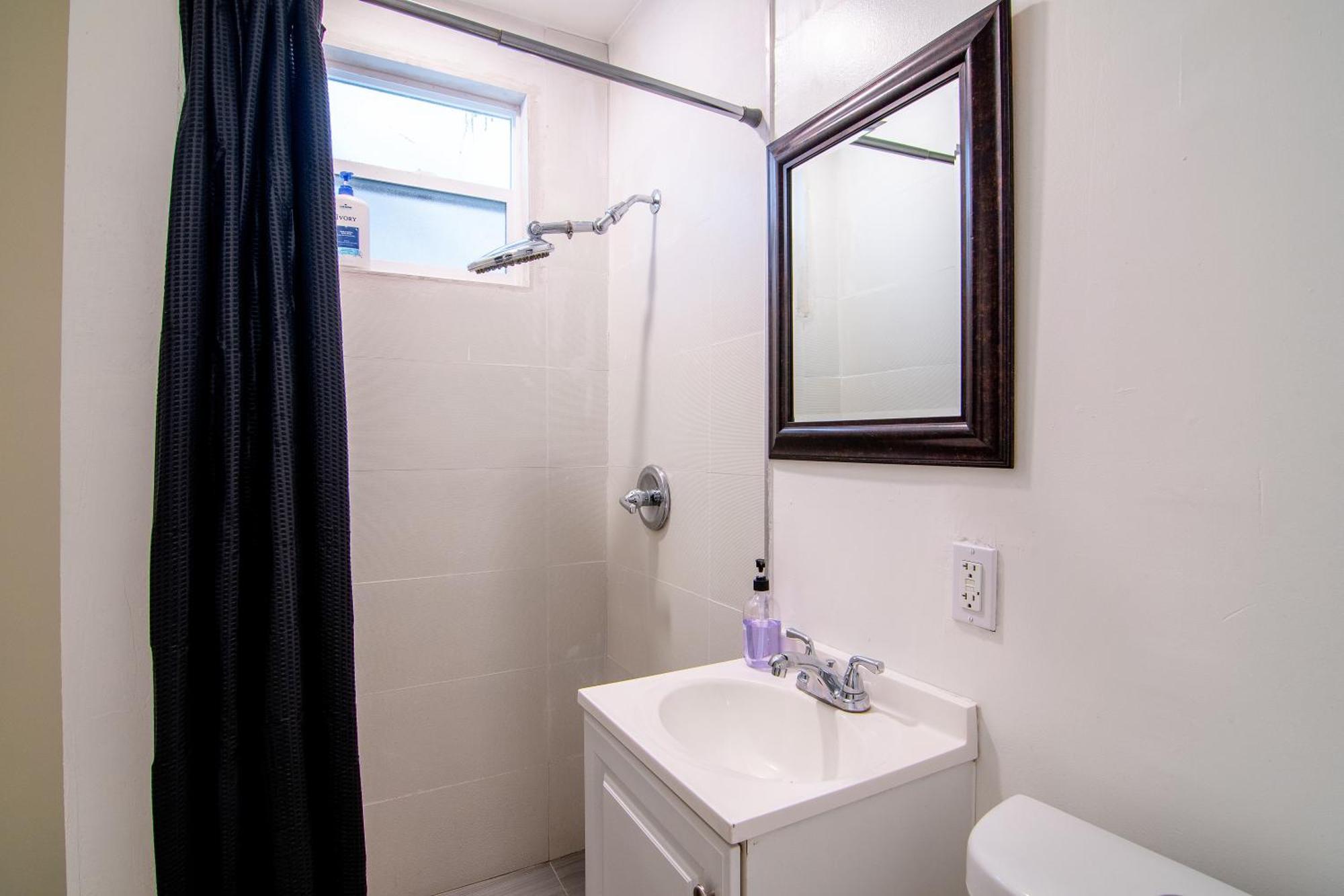 Charming 1-bedroom Near Beverly Hills & Pico Dining