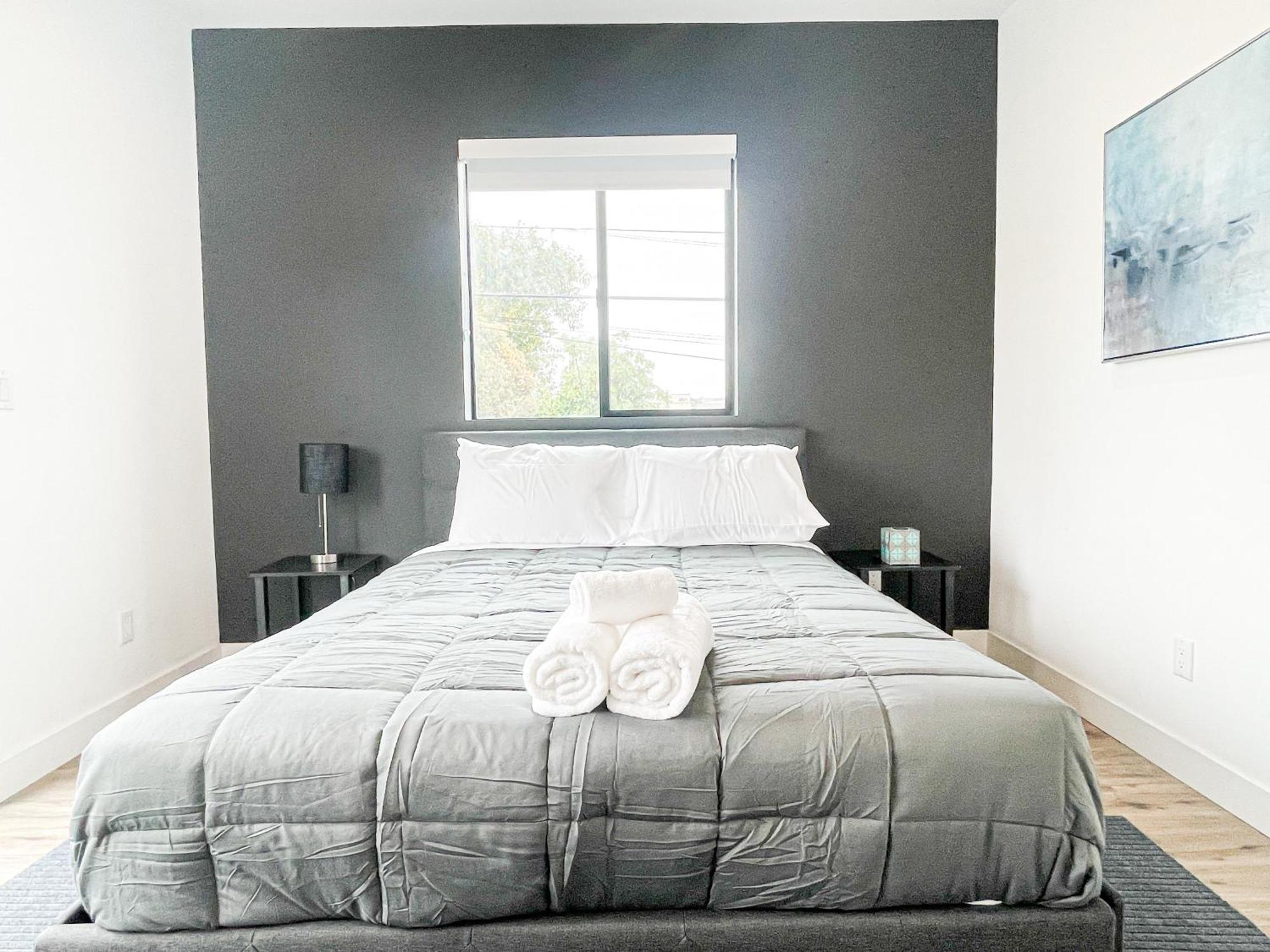 Stylish 4br Townhouse In Mid - Cr2-c2 * Los Angeles