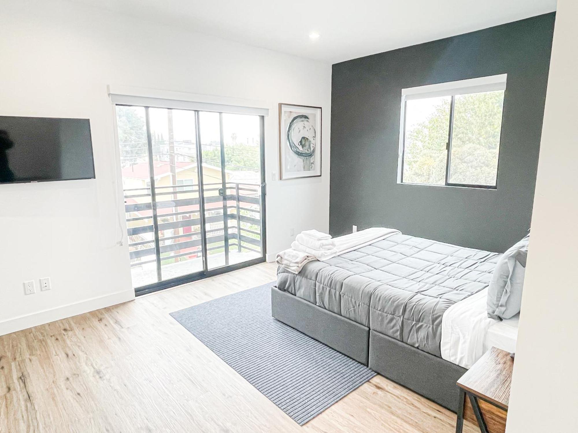 Stylish 4br Townhouse In Mid - Cr2-c2