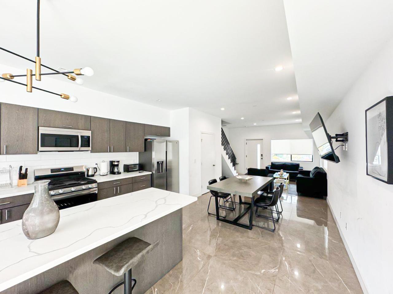 Stylish 4br Townhouse In Mid - Cr2-c2 Los Angeles