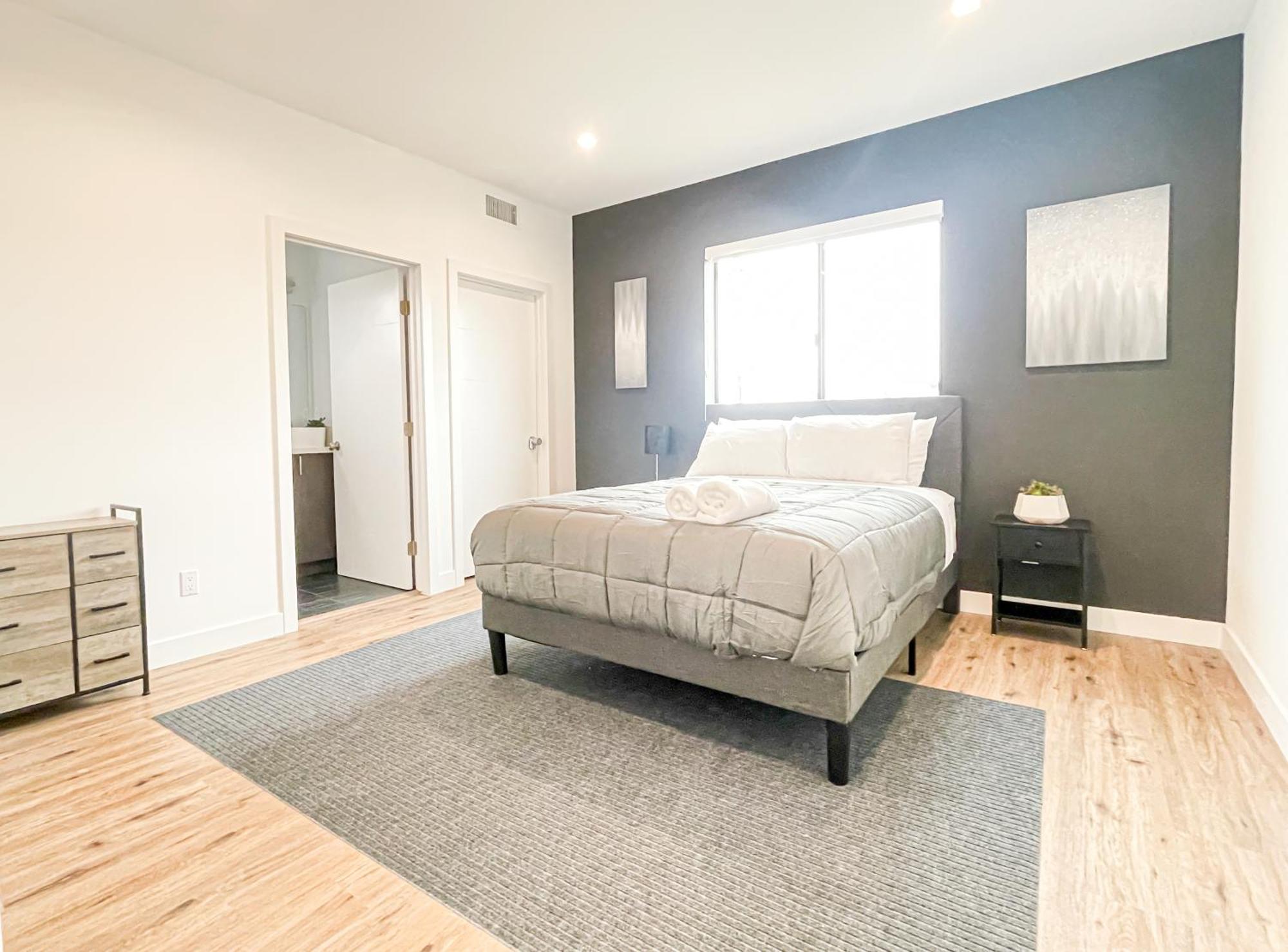 Stylish 4br Townhouse In Mid - Cr2-c2 Los Angeles