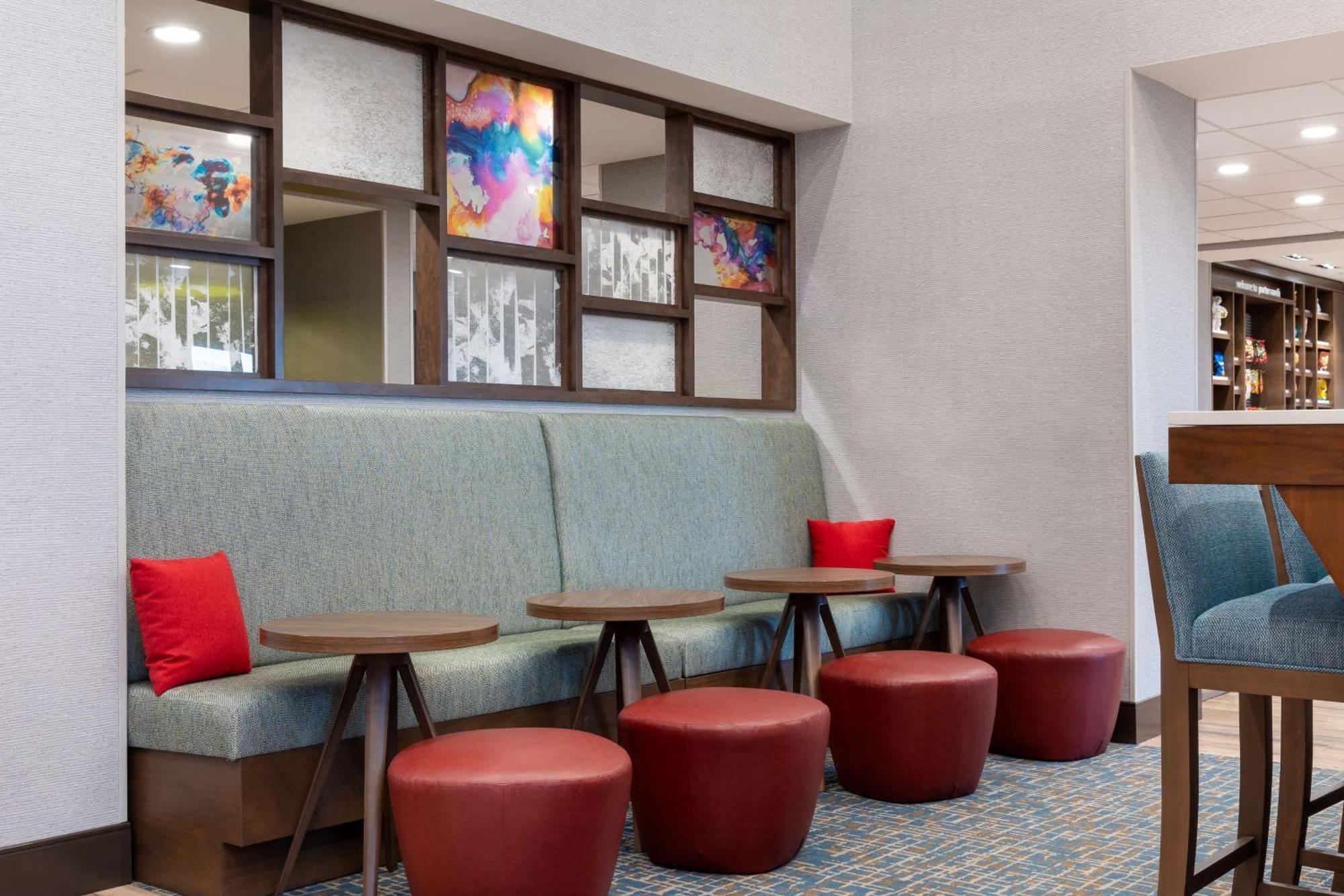 Hotel Hampton & Porter Ranch Angeles *