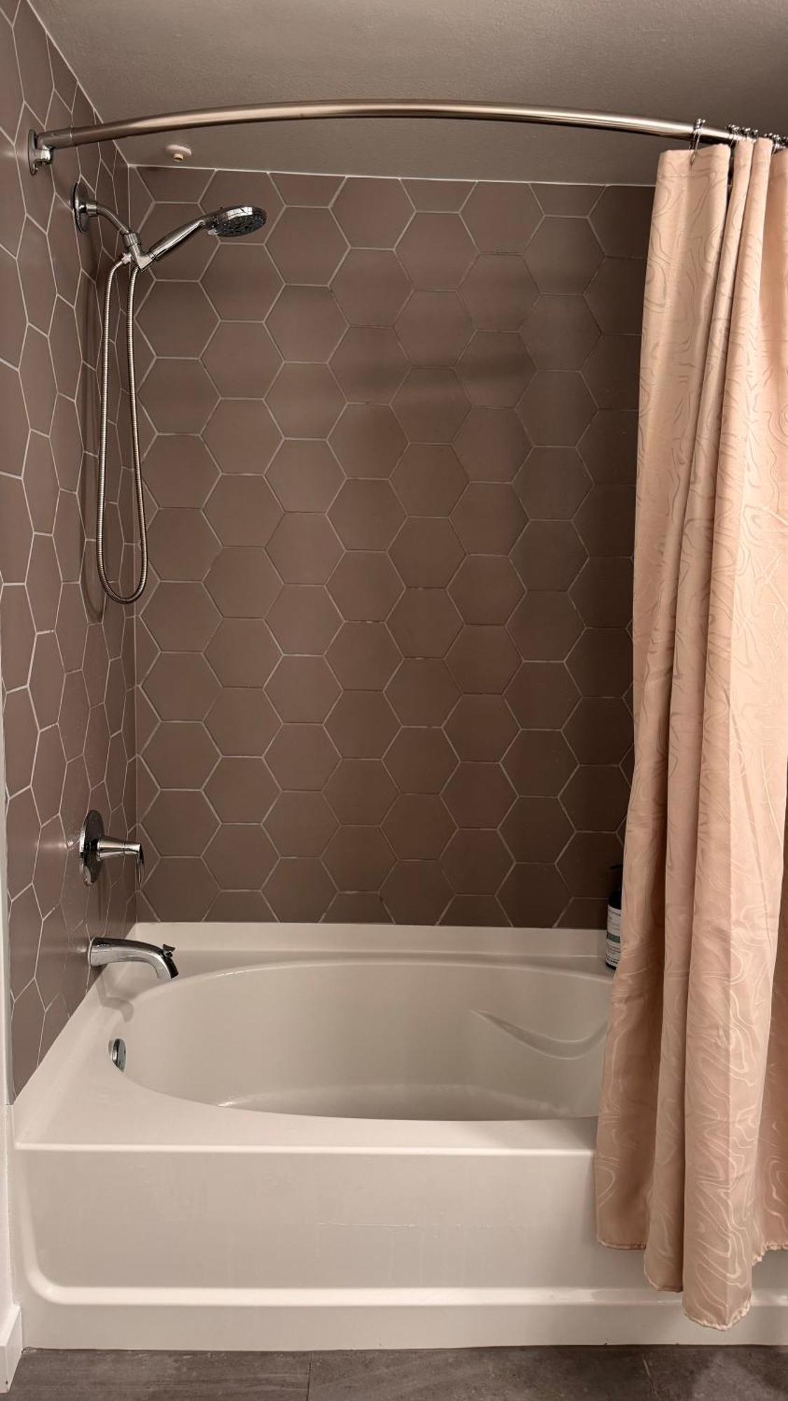 Wallace Luxurious Aparthotel