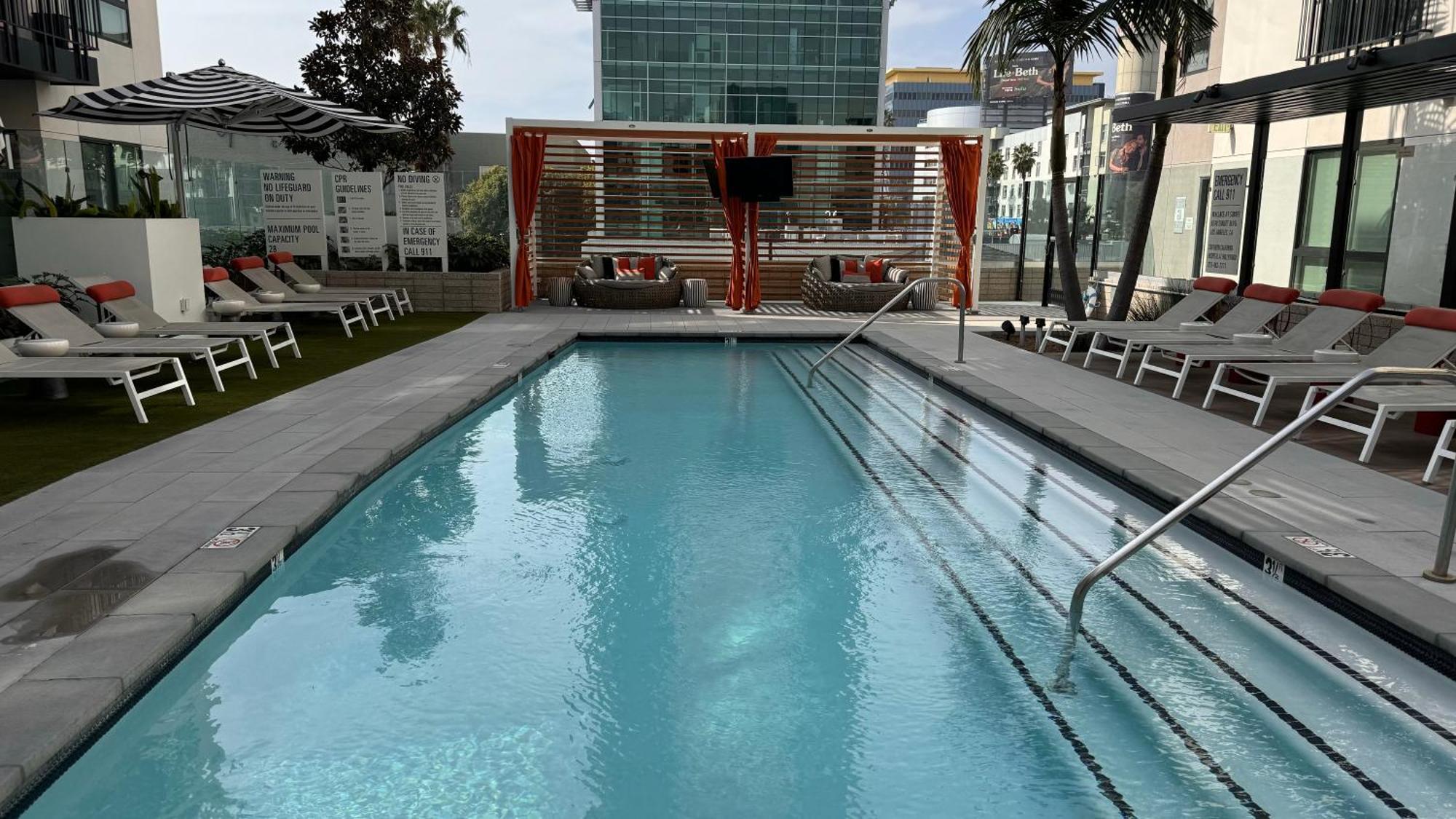 Wallace Luxurious Aparthotel *