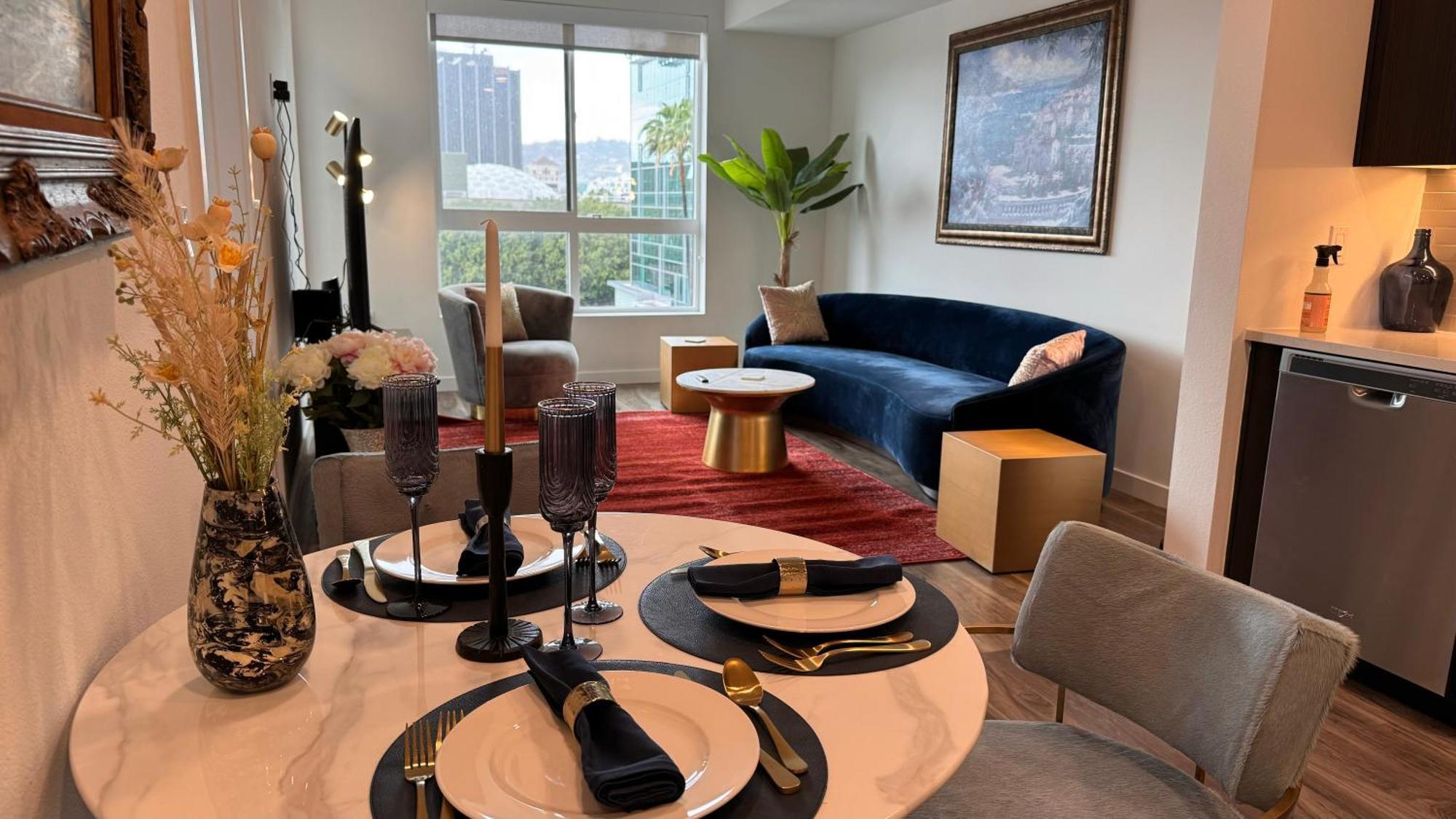 Wallace Luxurious * Los Angeles