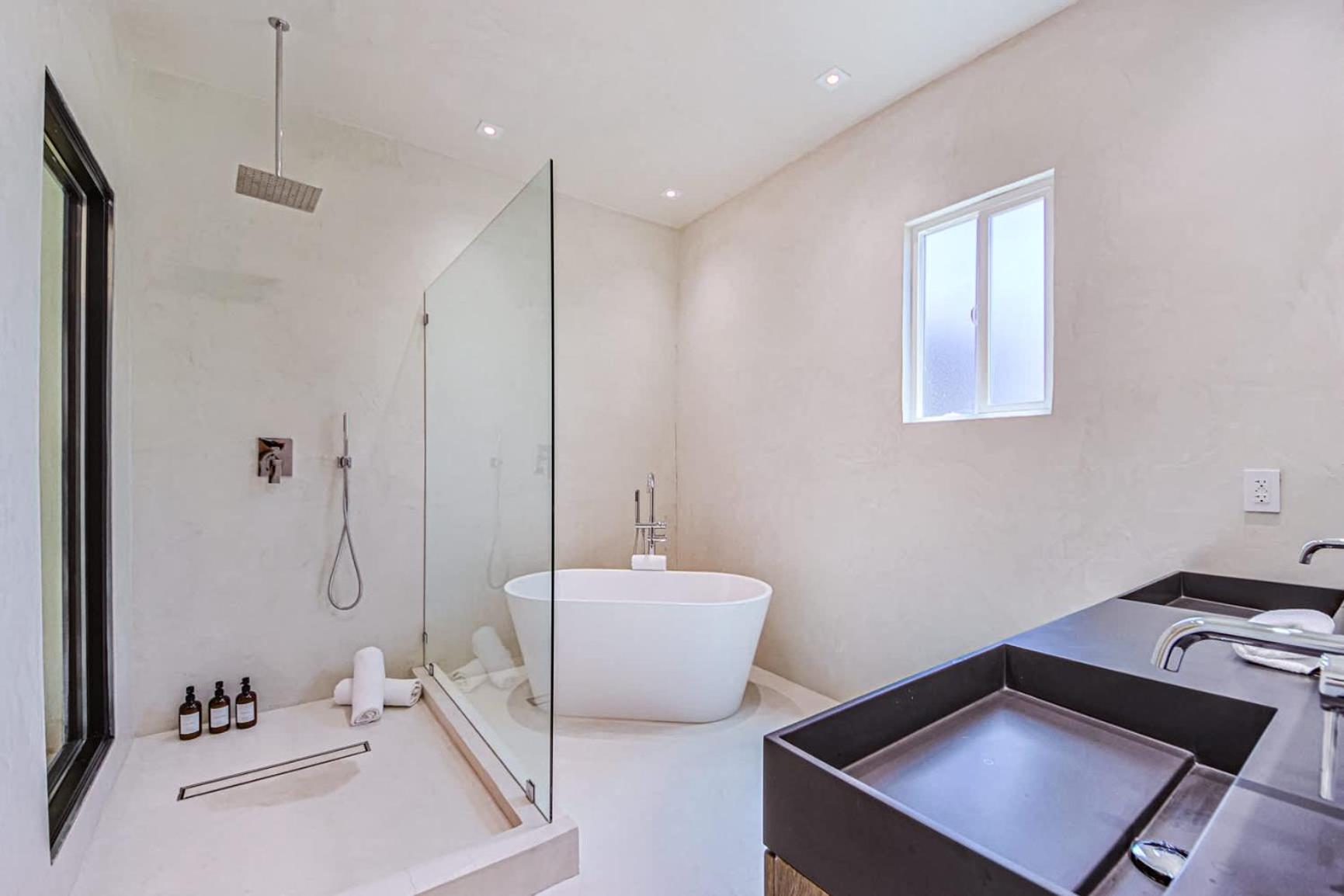 Modern W Jacuzzi Sauna&garden Holiday home Los Angeles