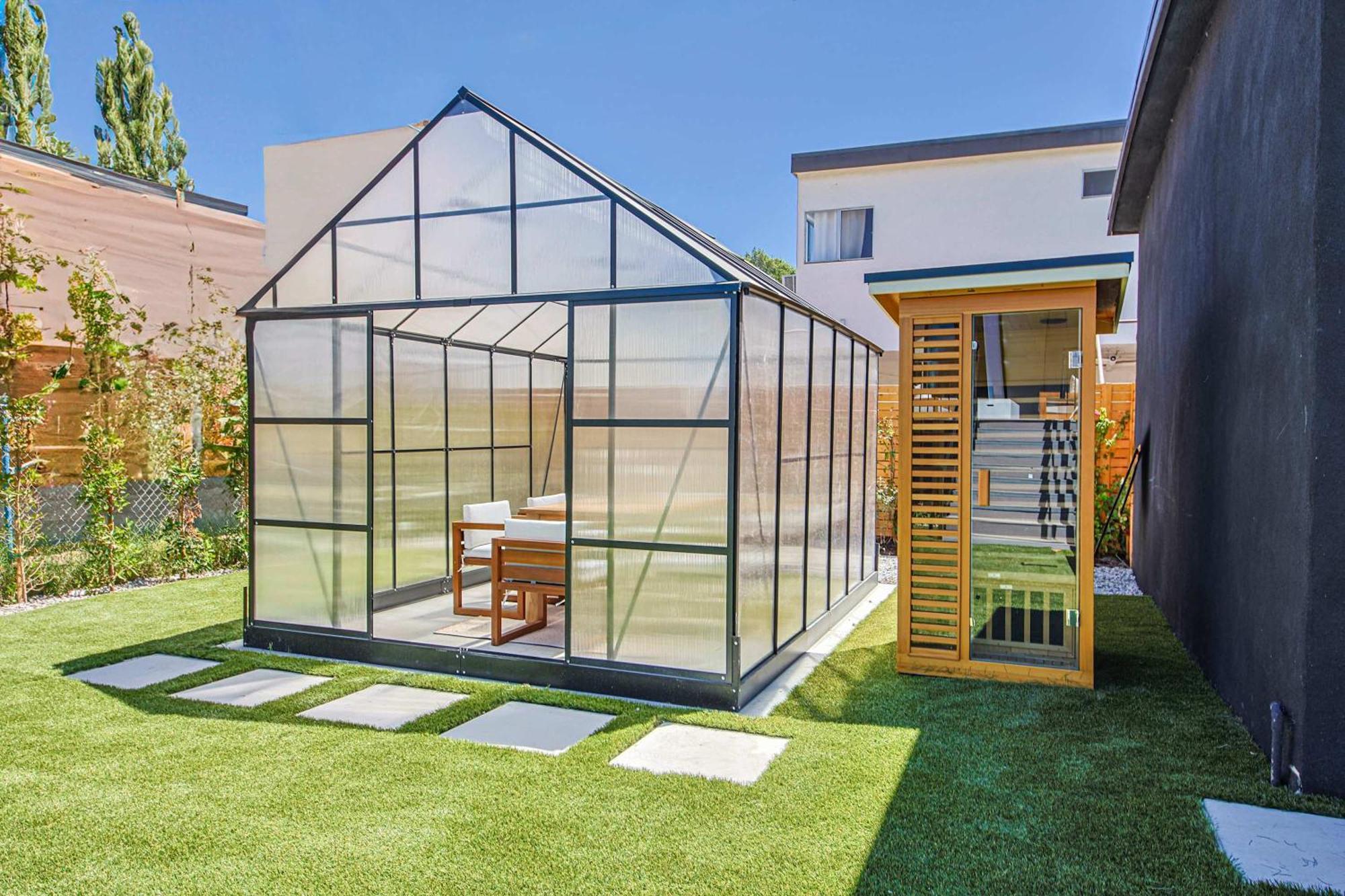 Modern W Jacuzzi Sauna&garden Holiday home Los Angeles
