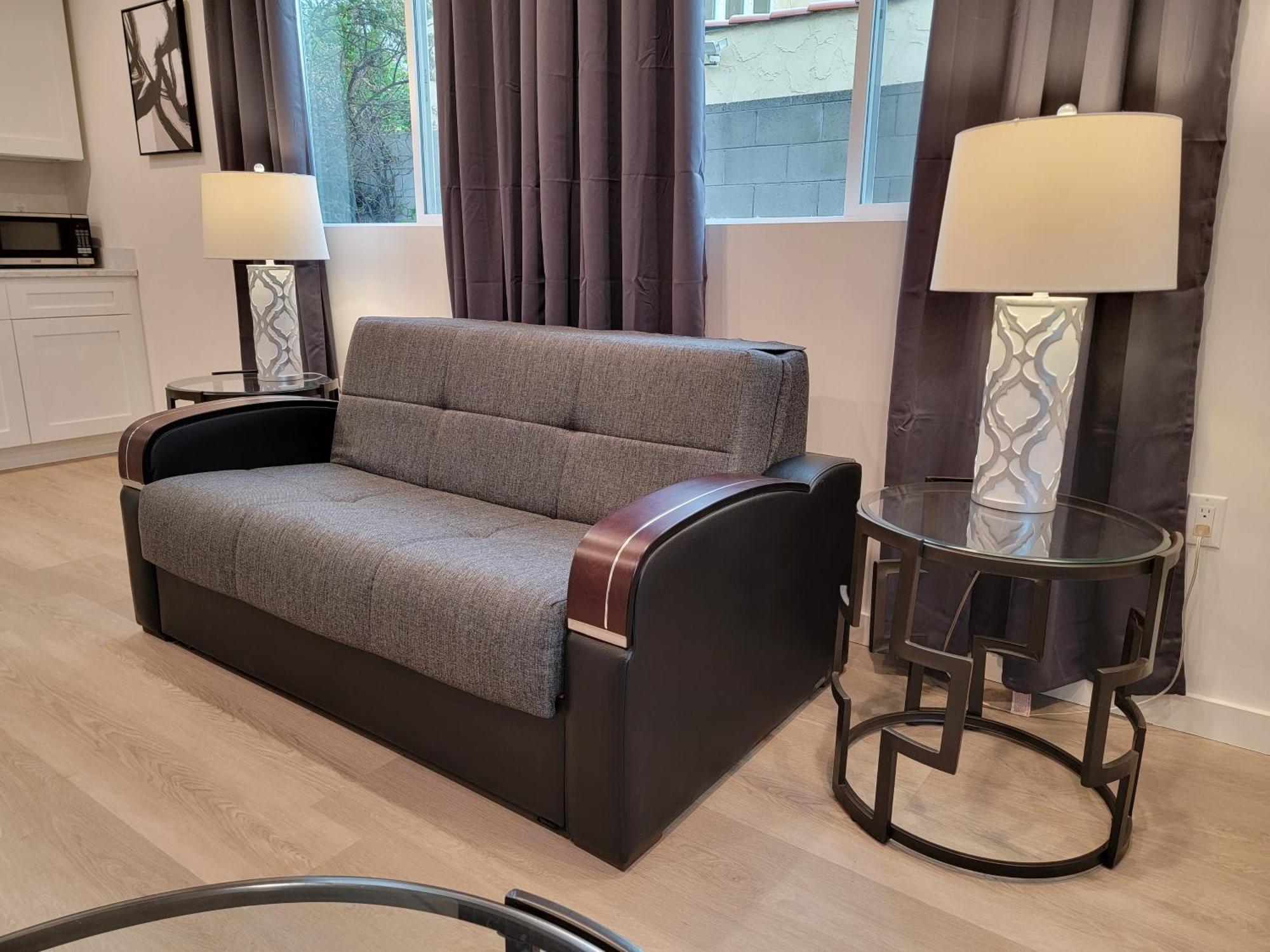 Newly Built 2 Bedroom By Beverlywood A Area Wi-fi Tv Parking Los Angeles