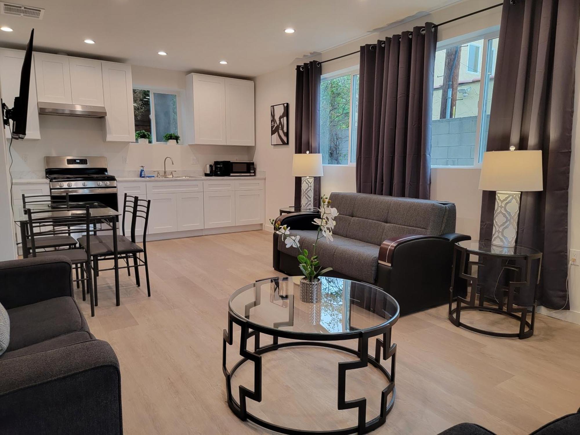 Newly Built 2 Bedroom By Beverlywood A Area Wi-fi Tv Parking * Los Angeles