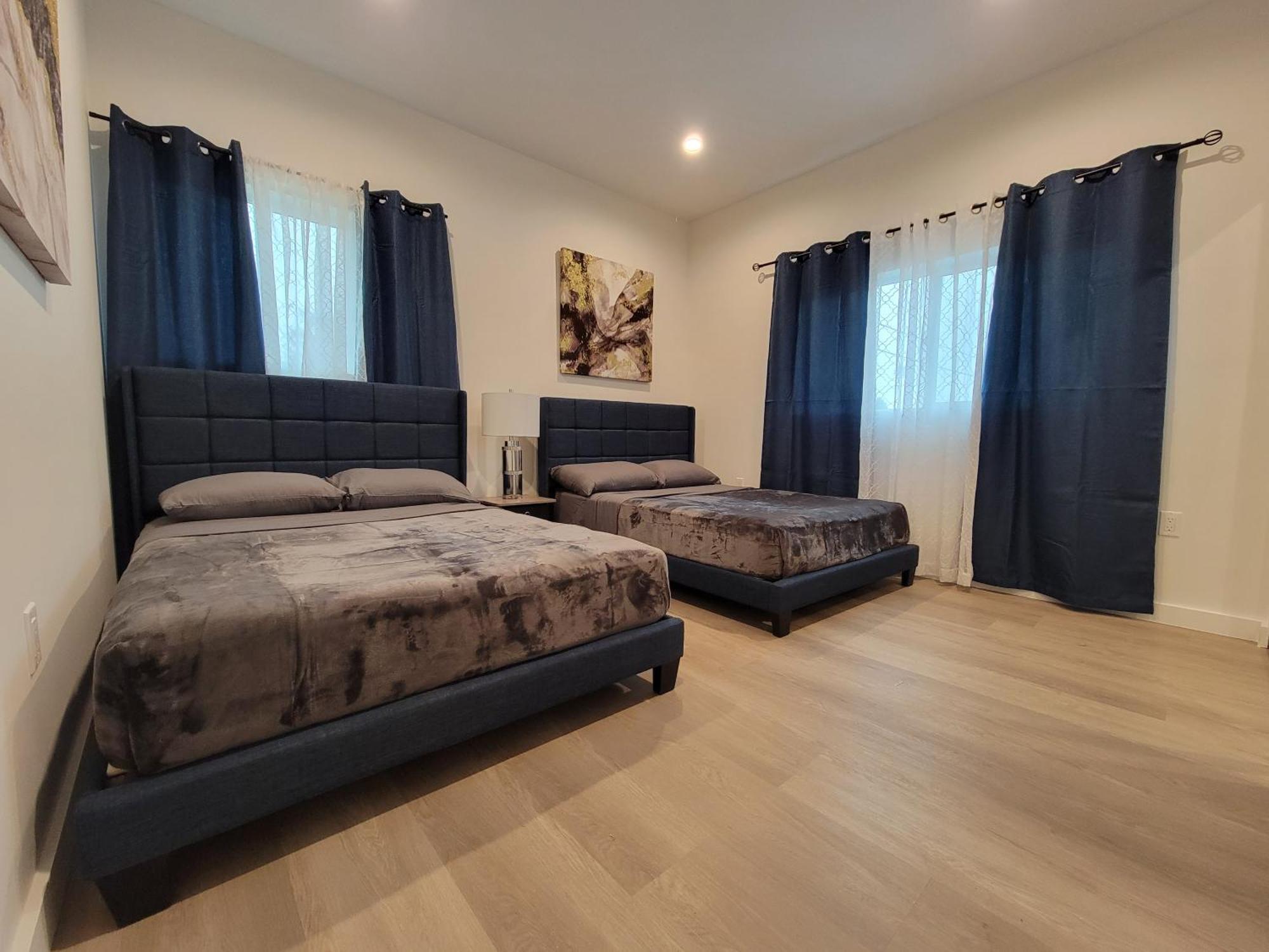 Newly Built 2 Bedroom By Beverlywood A Area Wi-fi Tv Parking Holiday home