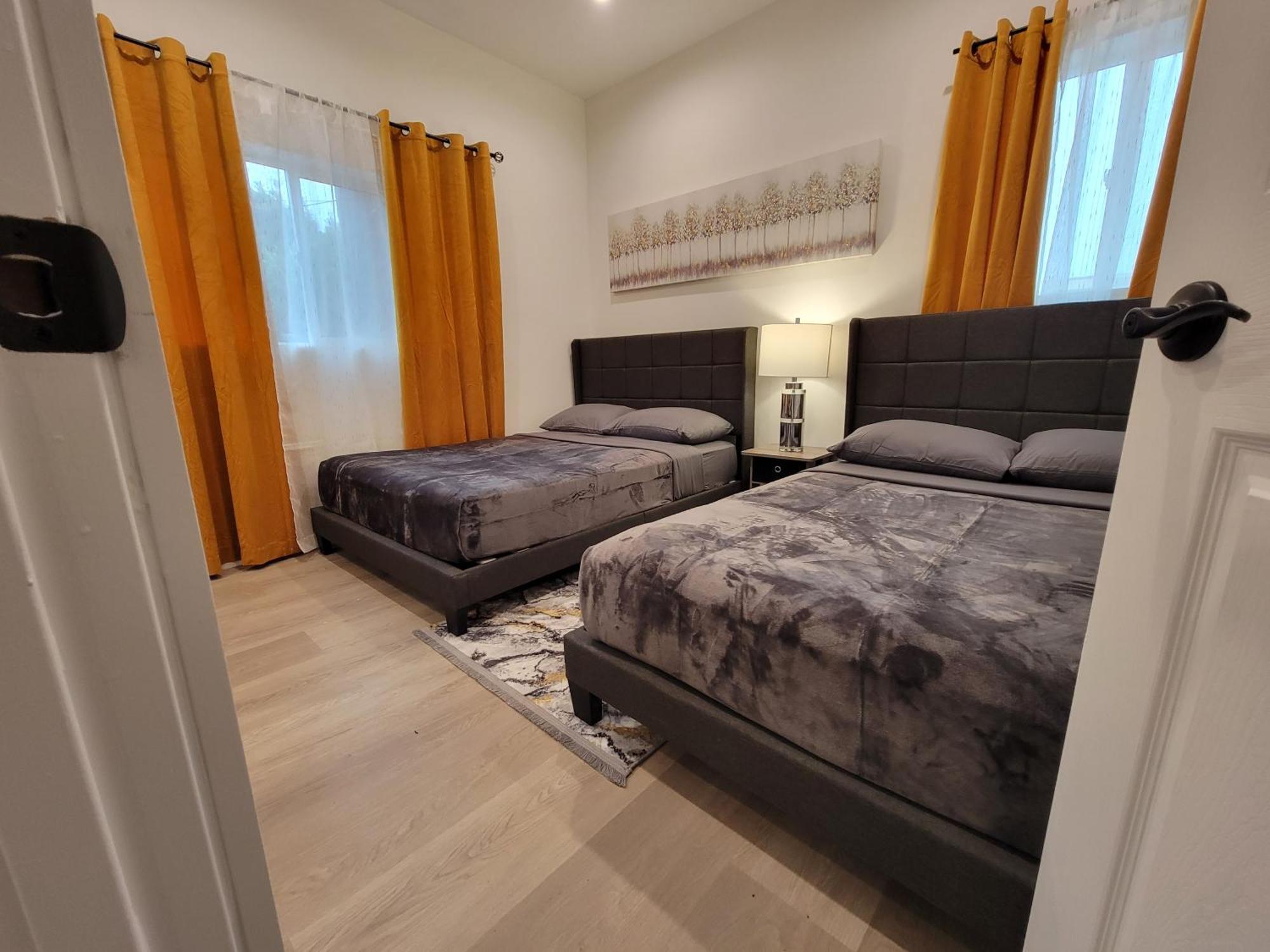 Newly Built 2 Bedroom By Beverlywood A Area Wi-fi Tv Parking