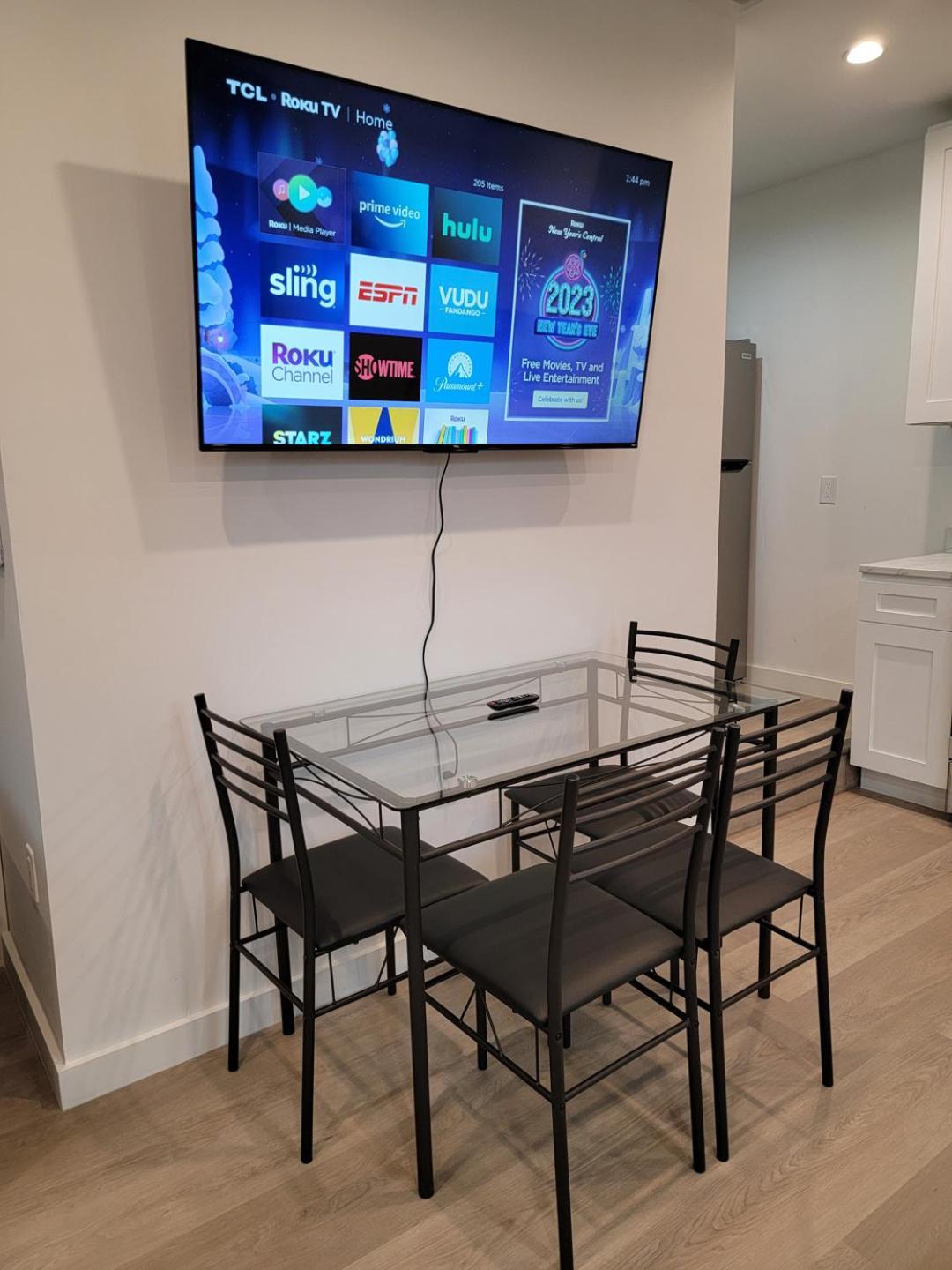 Newly Built 2 Bedroom By Beverlywood A Area Wi-fi Tv Parking *