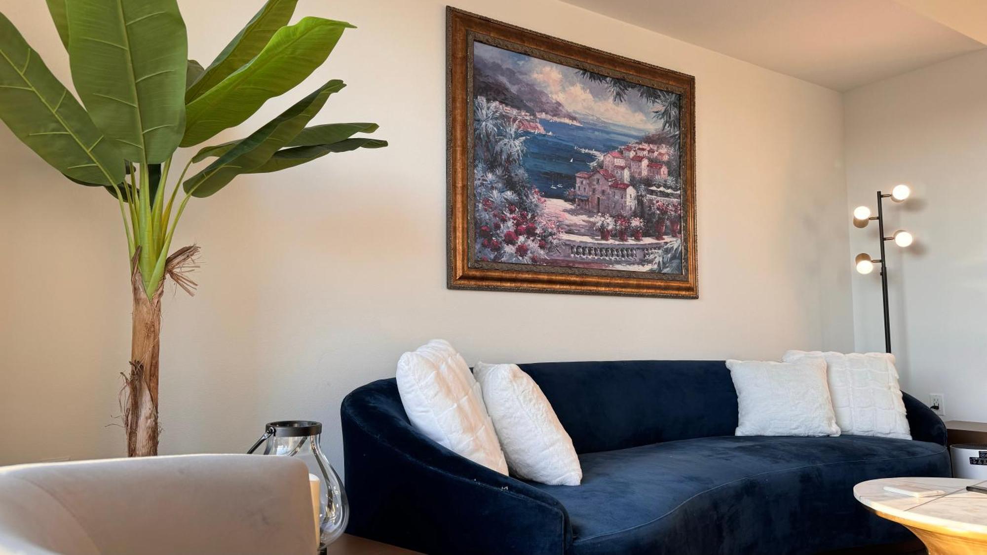 Wallace Luxurious Aparthotel Los Angeles