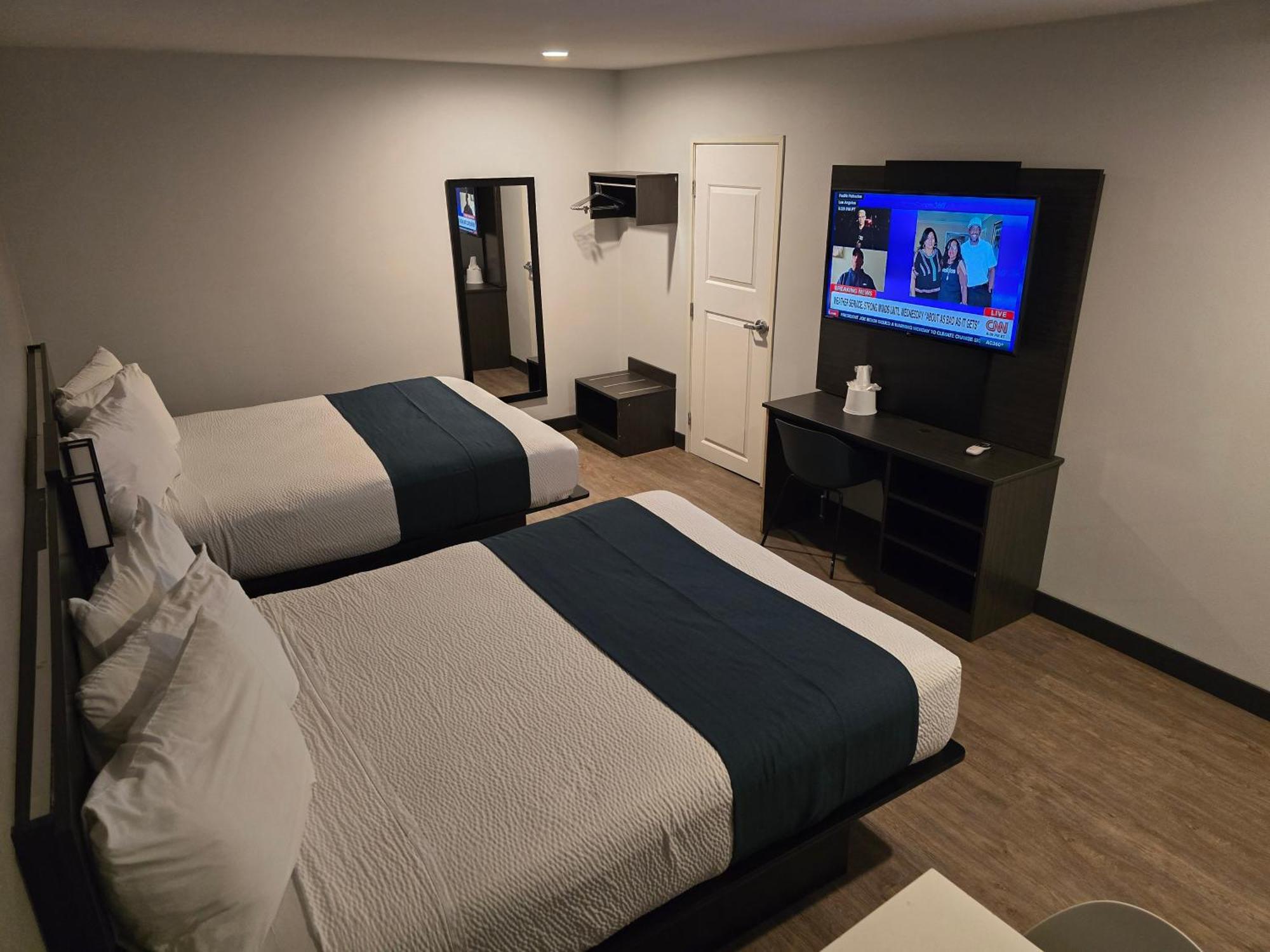 Motel 6 Los Angeles, Ca - Downtown 2*