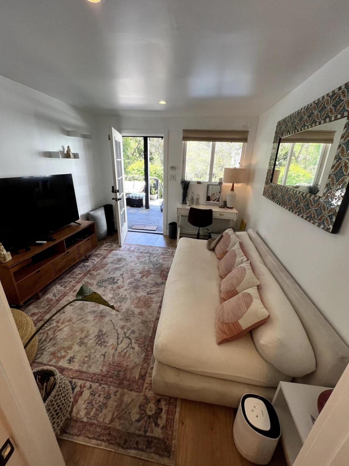 Villa Luxury Canyon Escape - Stunning 3-bedroom, 2-bath Sanctuary *
