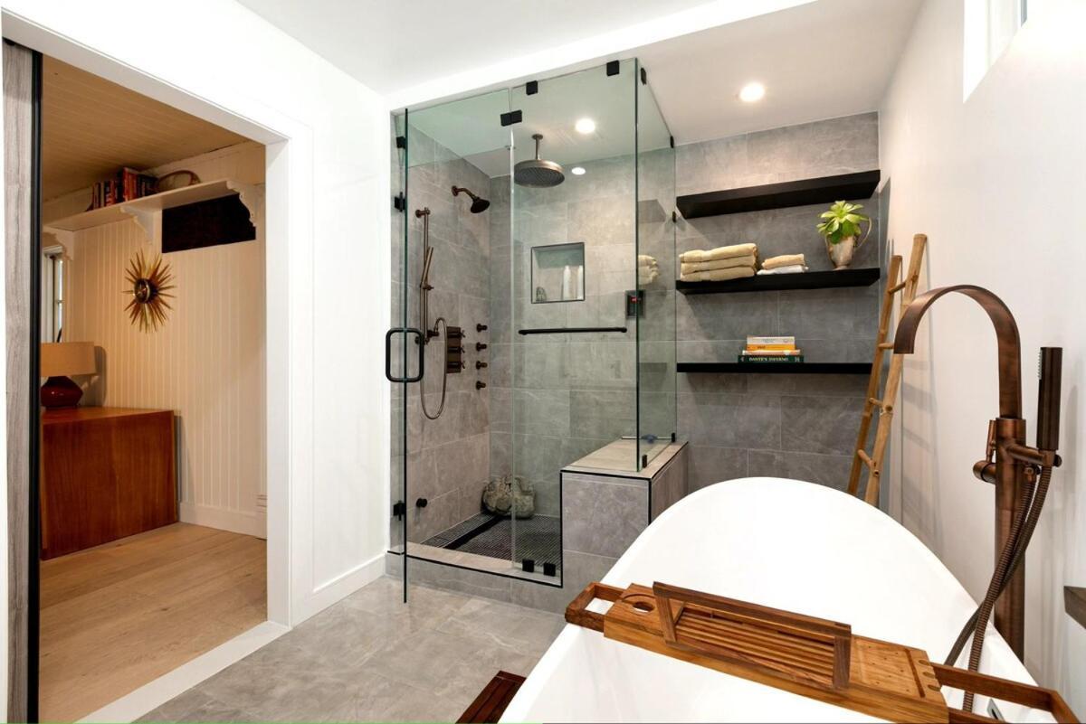 Luxury Canyon Escape - Stunning 3-bedroom, 2-bath Sanctuary Villa Los Angeles