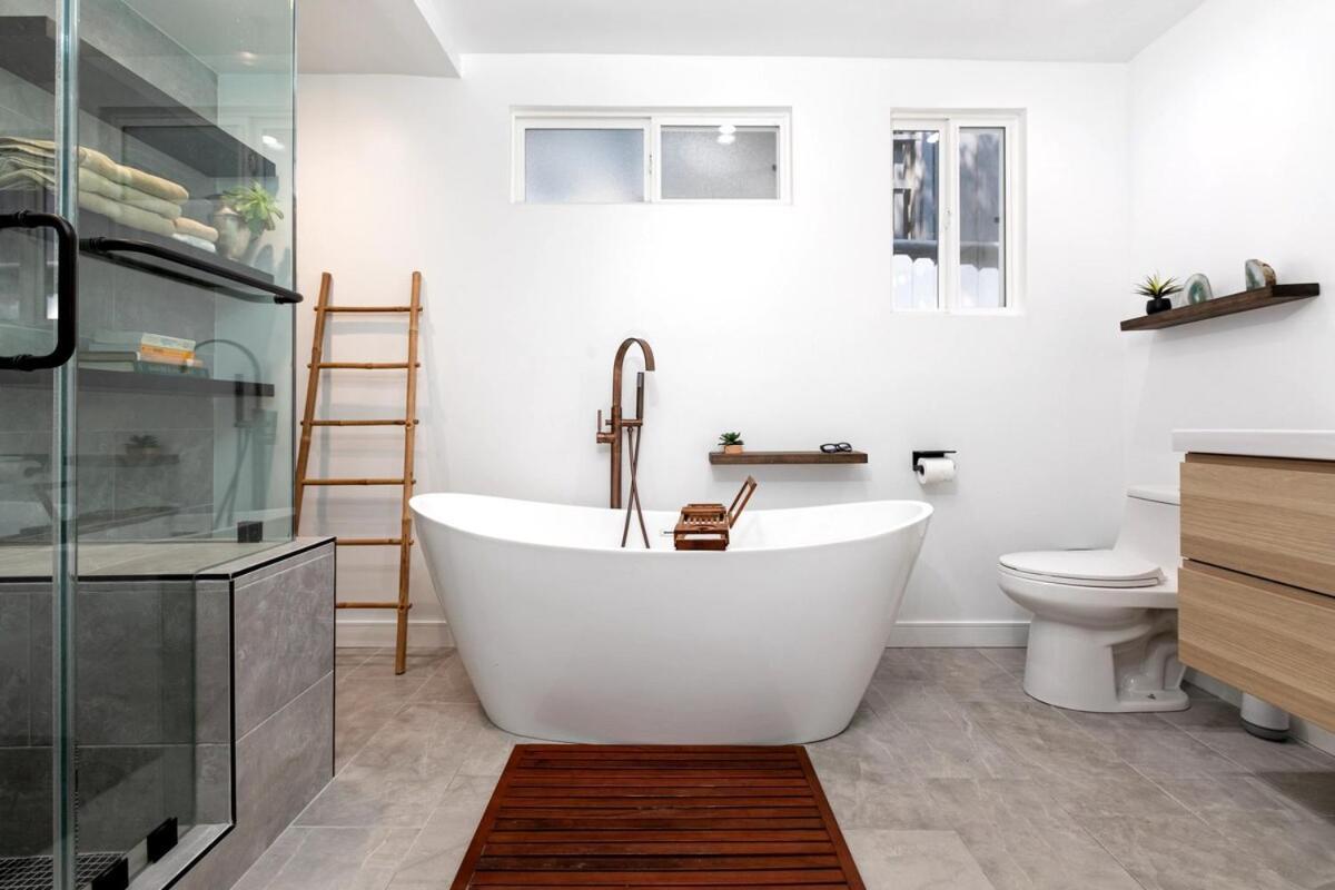 Luxury Canyon Escape - Stunning 3-bedroom, 2-bath Sanctuary
