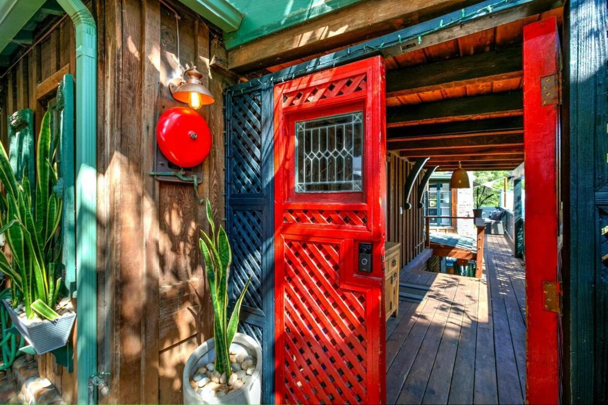 Luxury Canyon Escape - Stunning 3-bedroom, 2-bath Sanctuary * Los Angeles