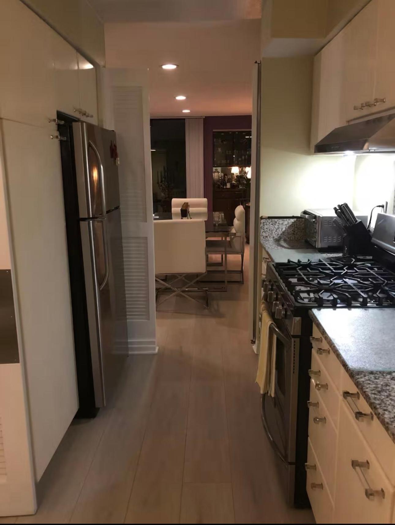 Apartment Location West La Spacious With Hottub Los Angeles