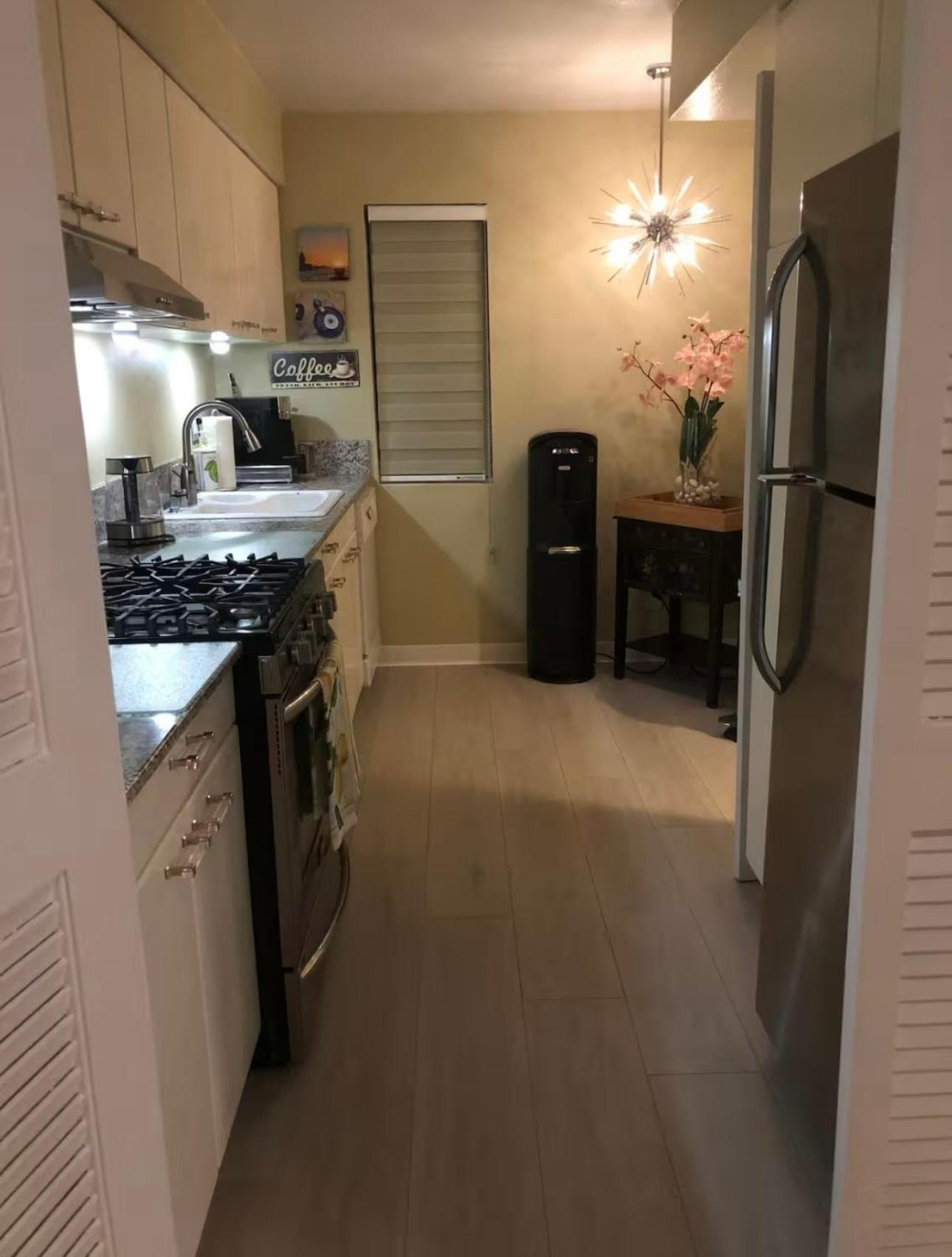 Apartment Location West La Spacious With Hottub Los Angeles