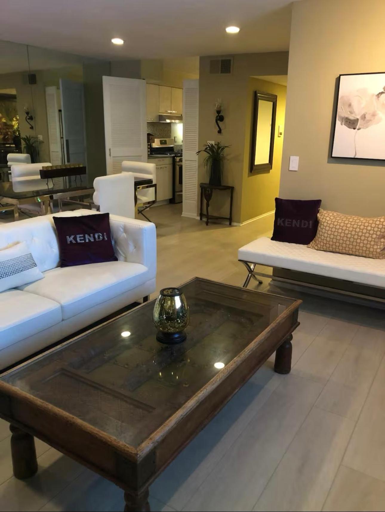 Apartment Location West La Spacious With Hottub Los Angeles