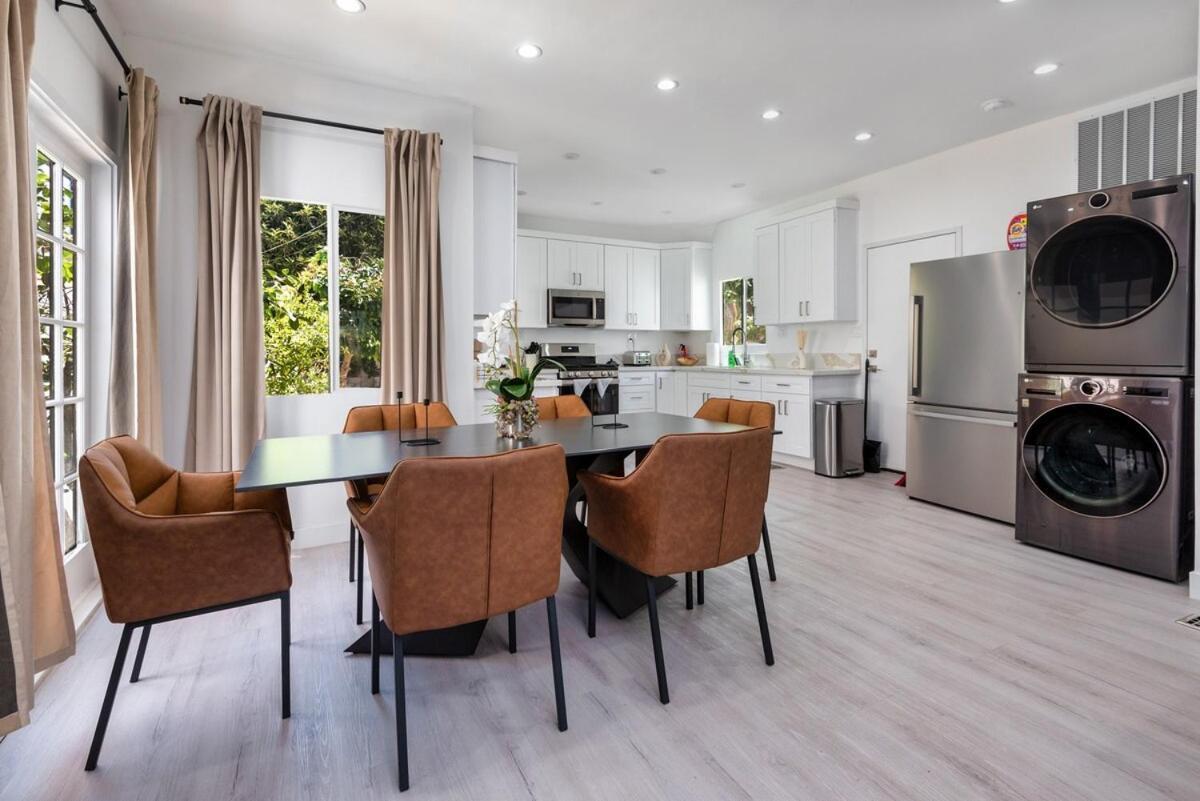 Modern 3bdr Ground Level Duplex Beverly Hills Adj Holiday home